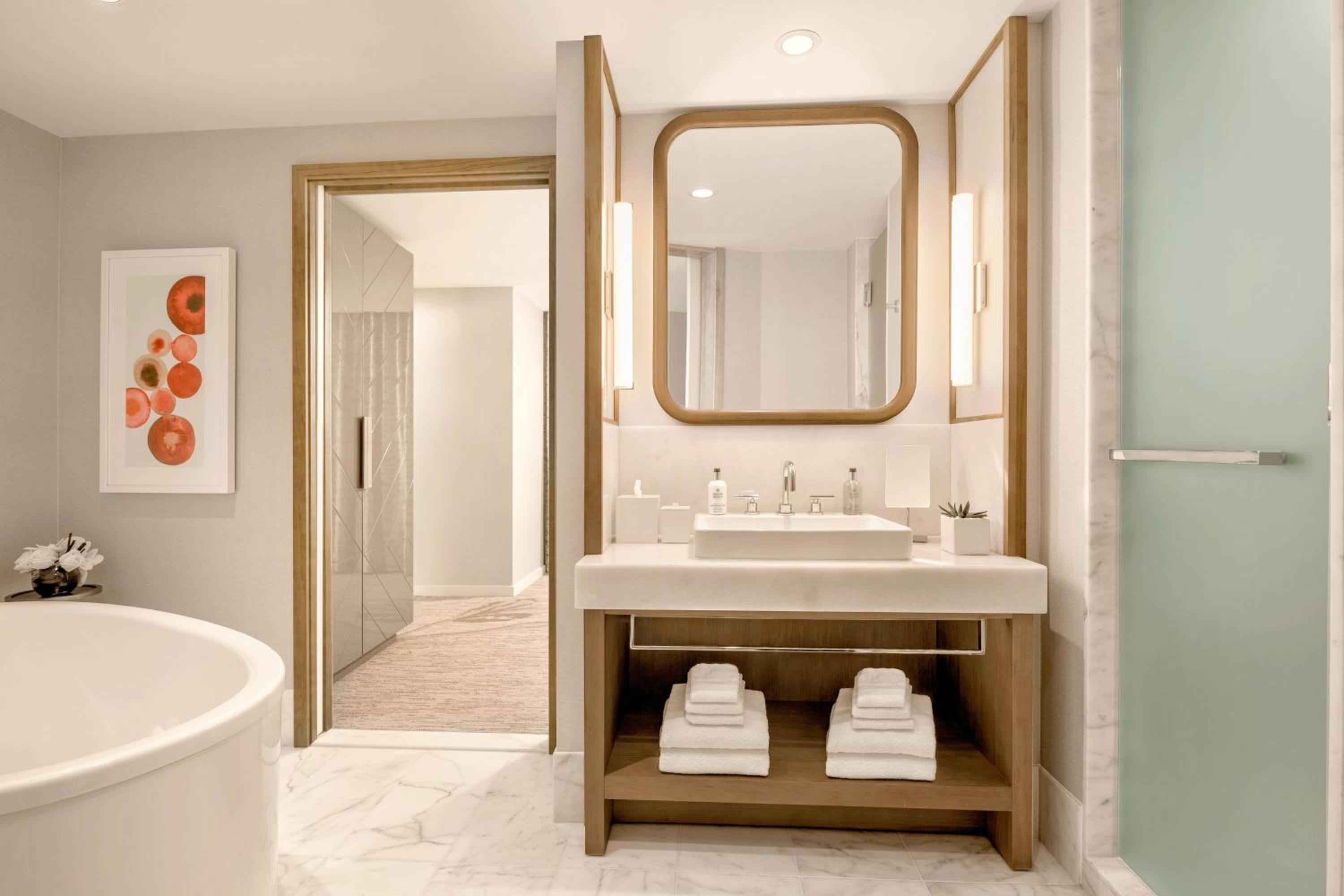 One-Bedroom King Suite