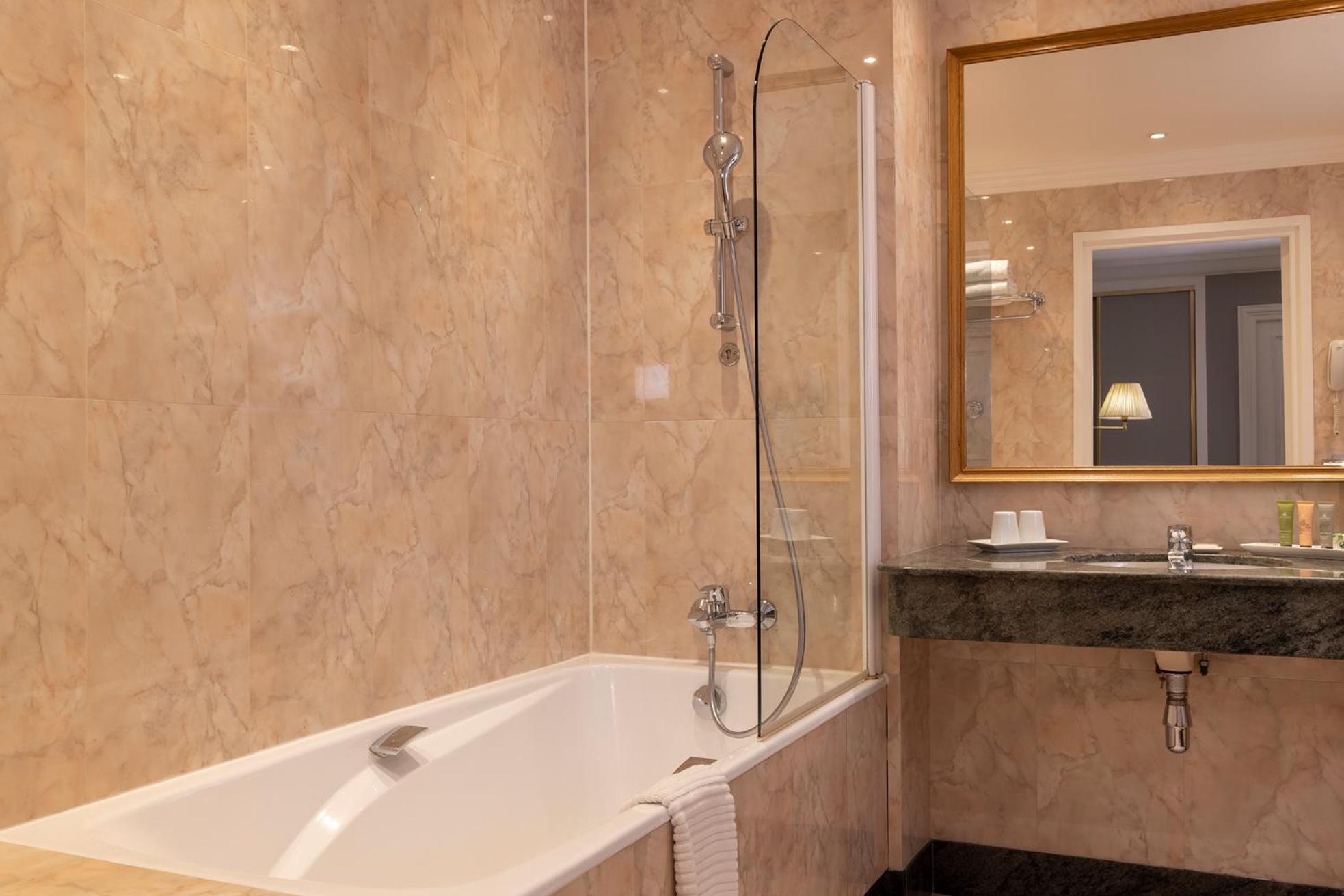 Suite with Terrace Littré