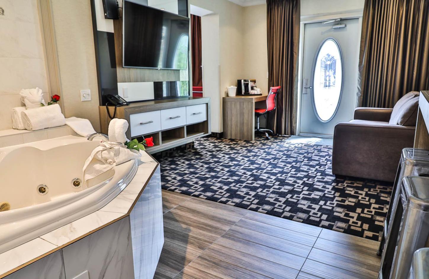 King Suite with Spa Bath