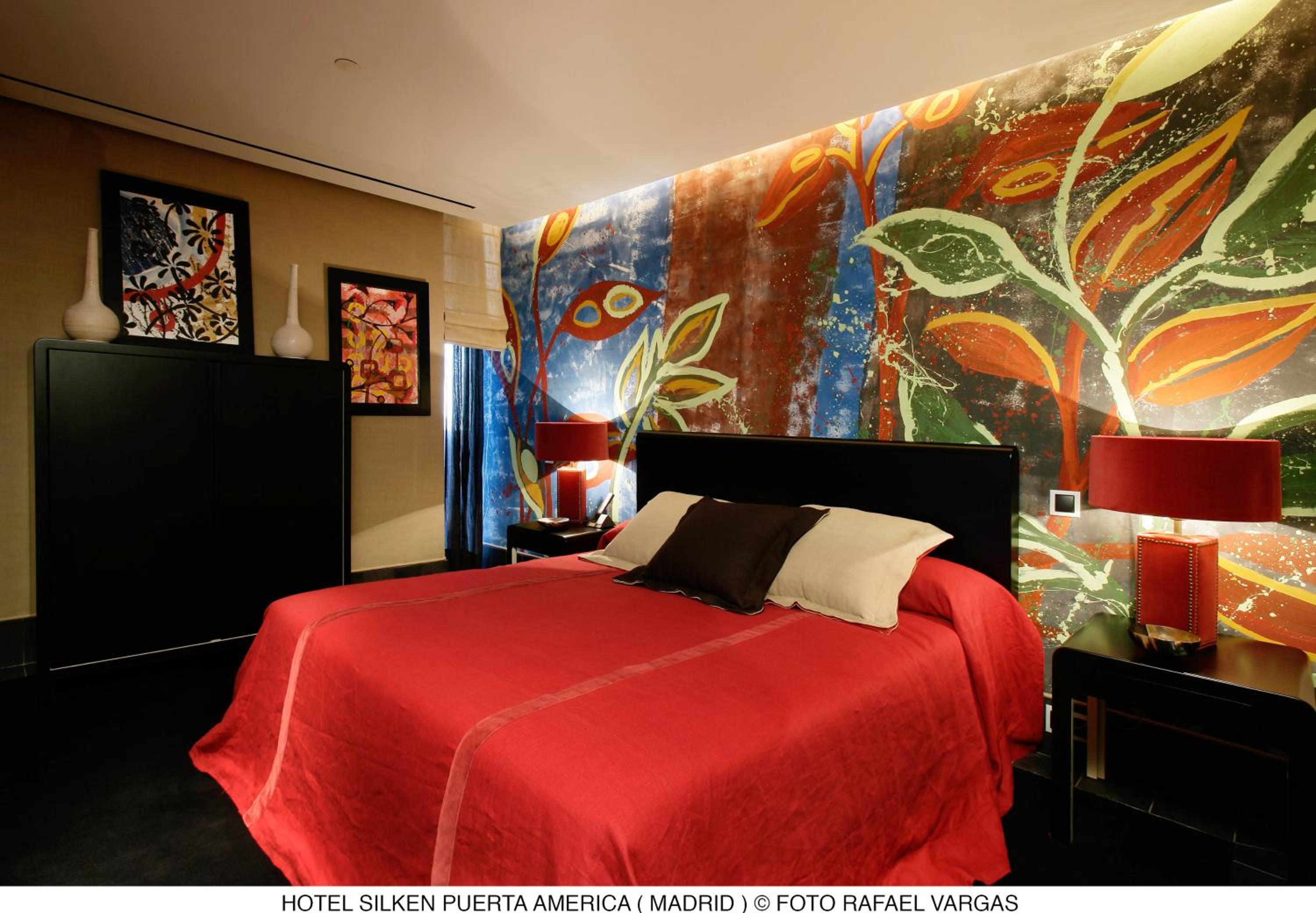 Junior Suite with Executive Lounge Access