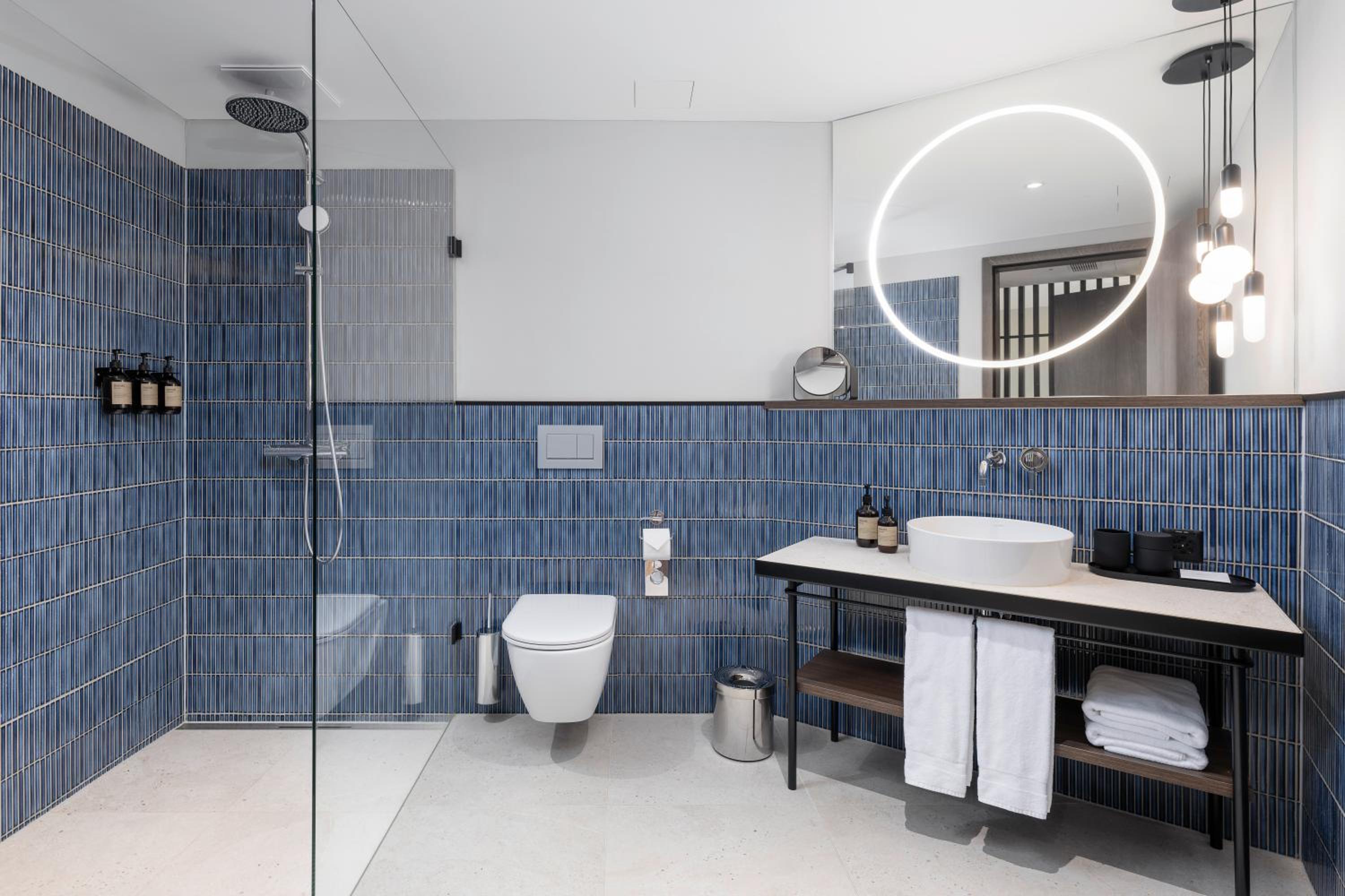 Suite with Kitchenette Lake View