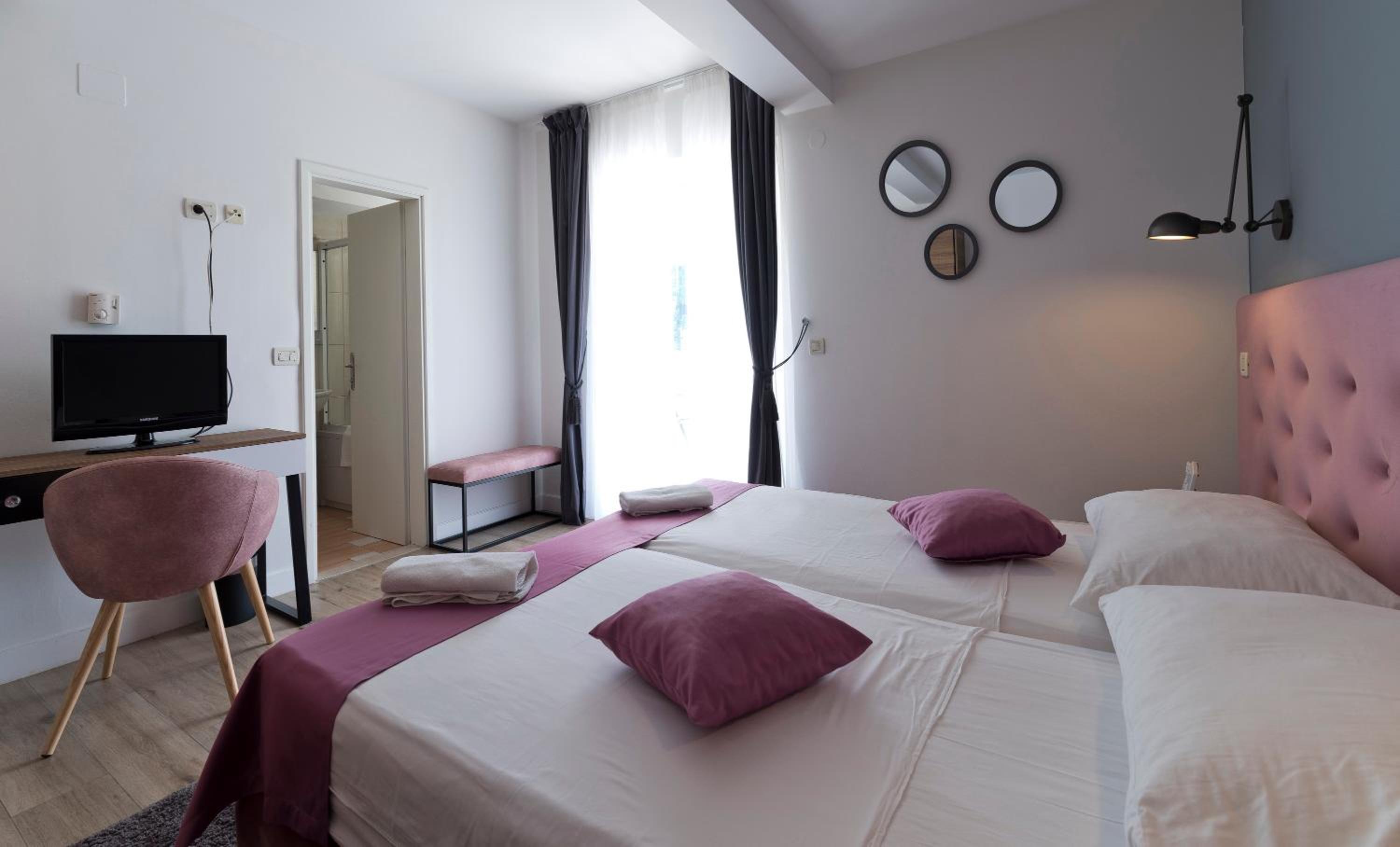 Double or Twin Room with Partial Sea View