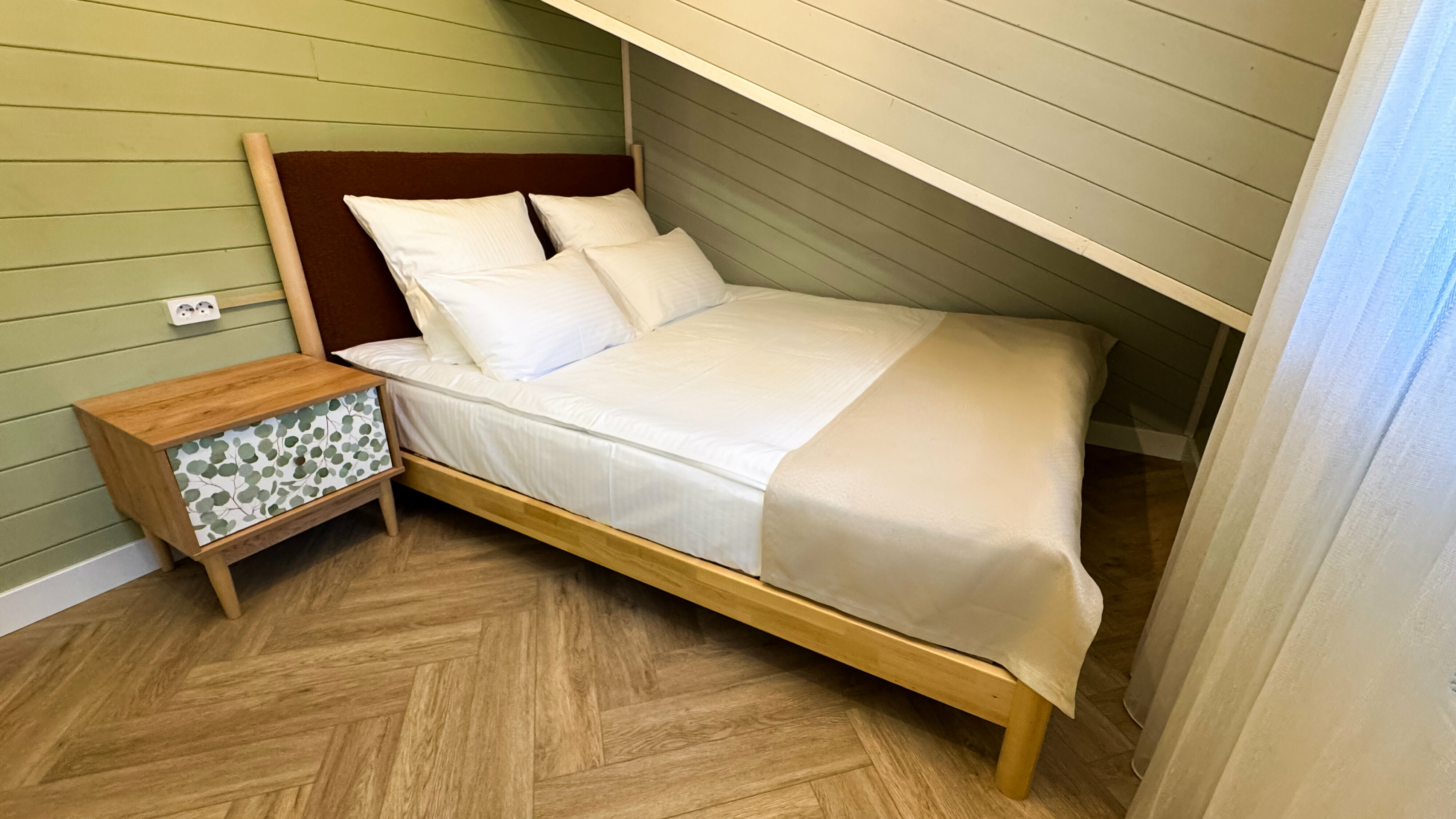 Двухуровневый четырехместный номер