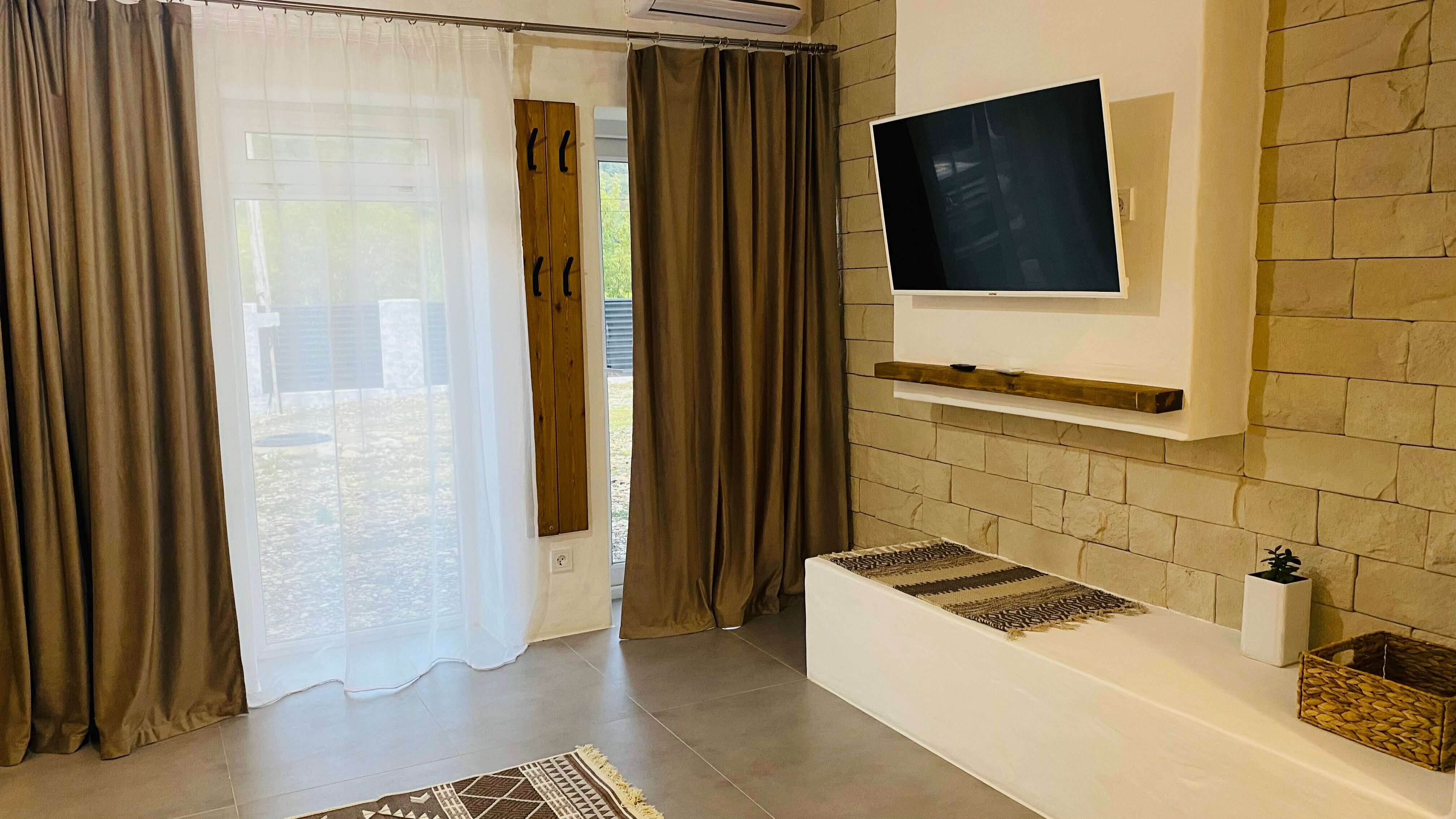 Четырехместный номер с видом на горы