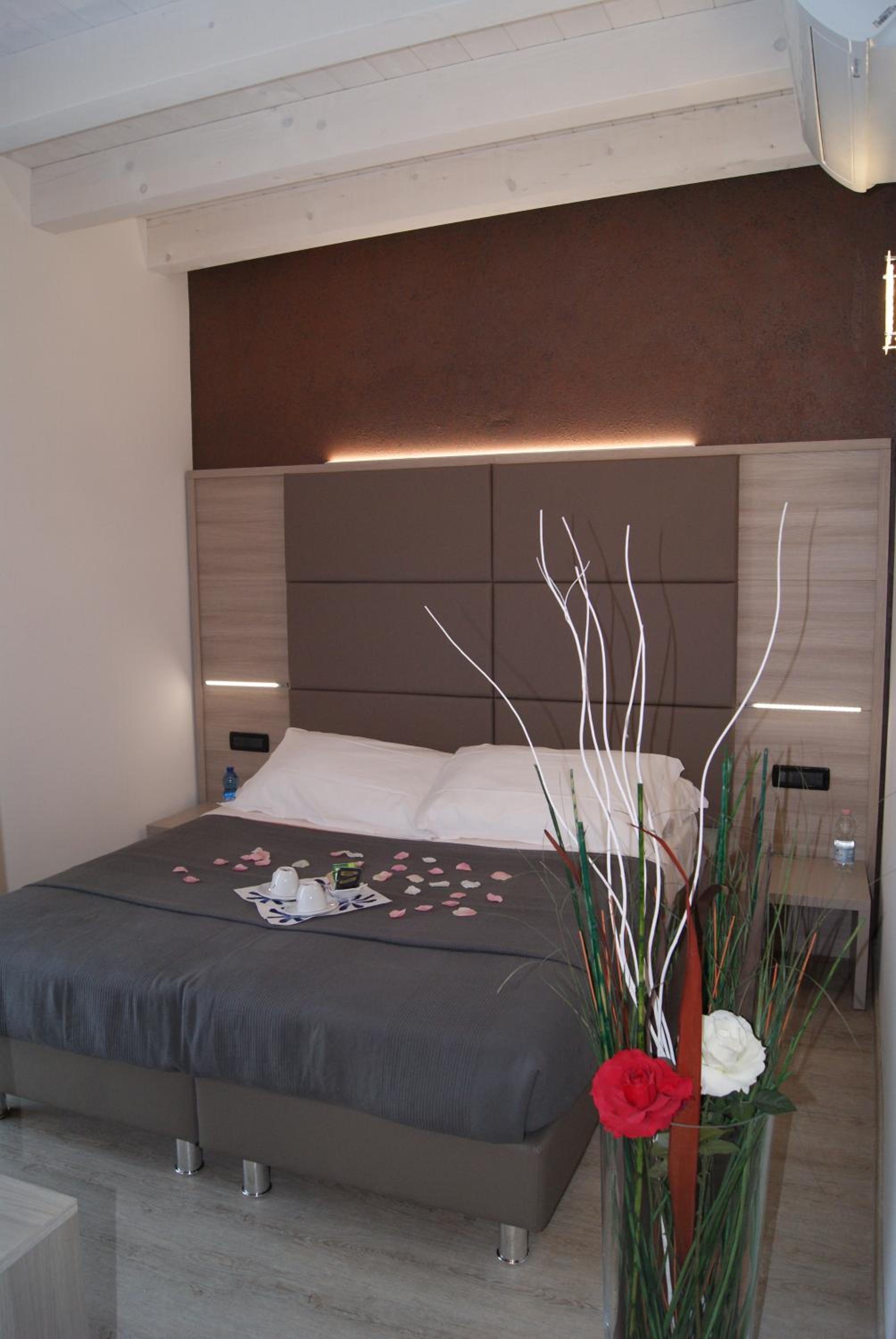 Deluxe Suite with Spa Bath