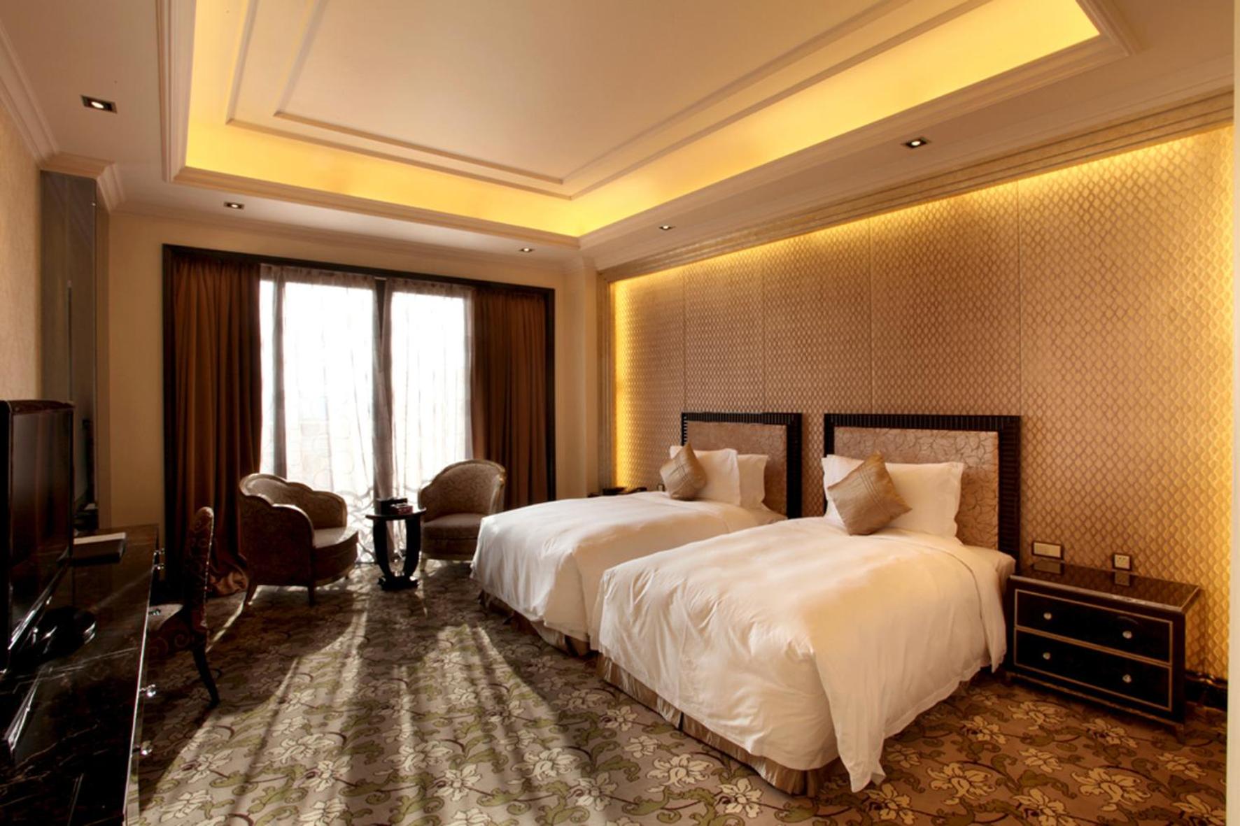 Chateau Deluxe Twin Room