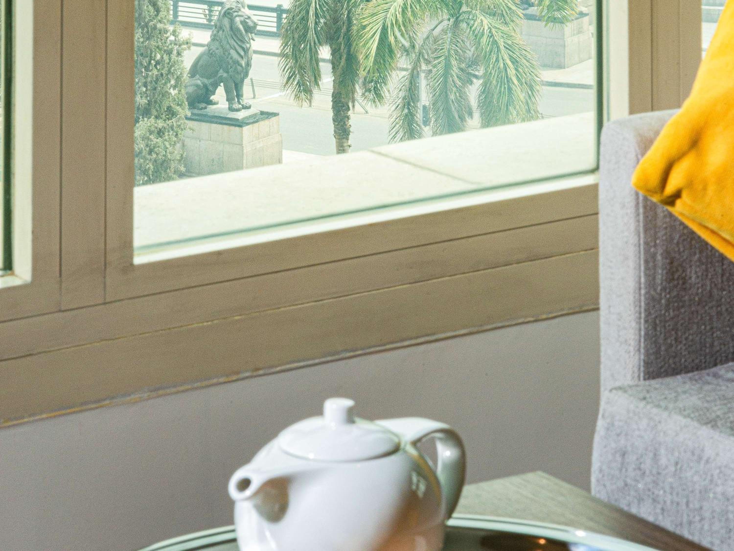 Junior Suite with One Double Bed and Sofa - River Side