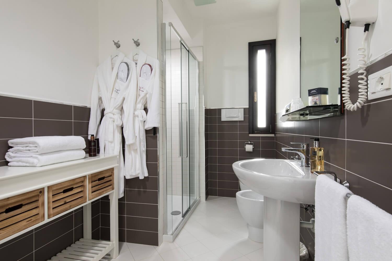 Deluxe Double Room with Balcony and Sea View