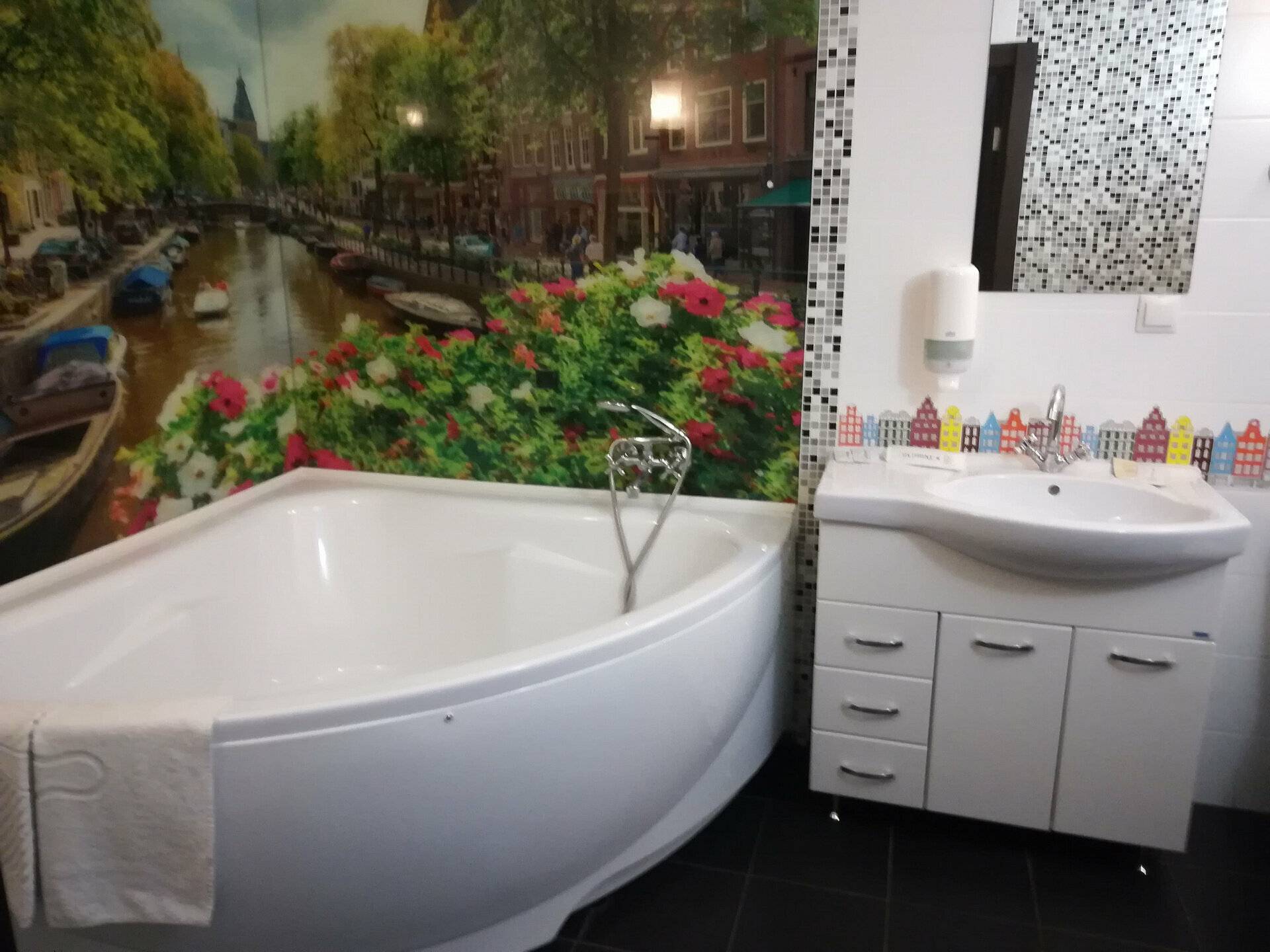 Улучшенный тематический люкс