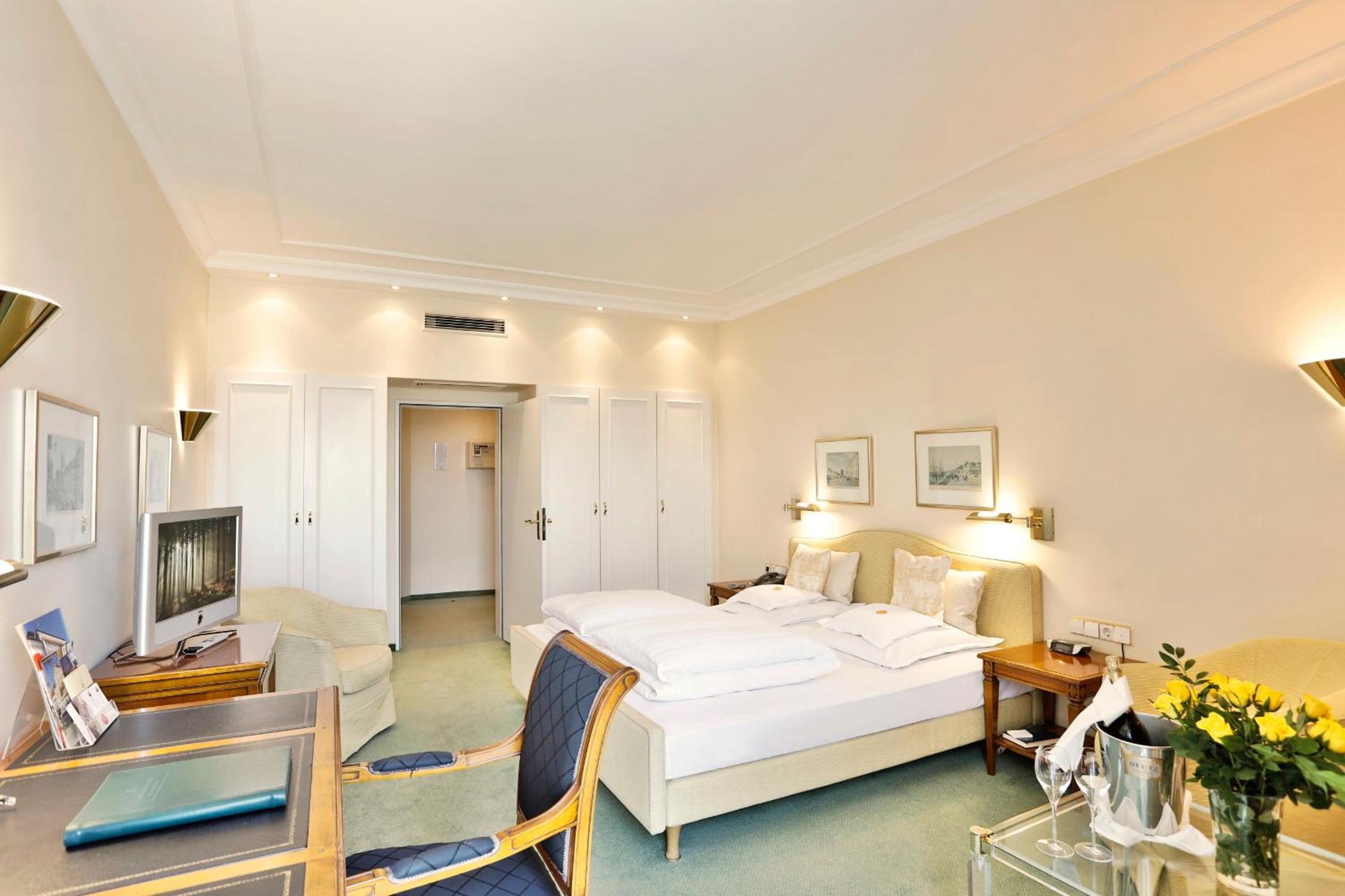 Double Room with Lake View