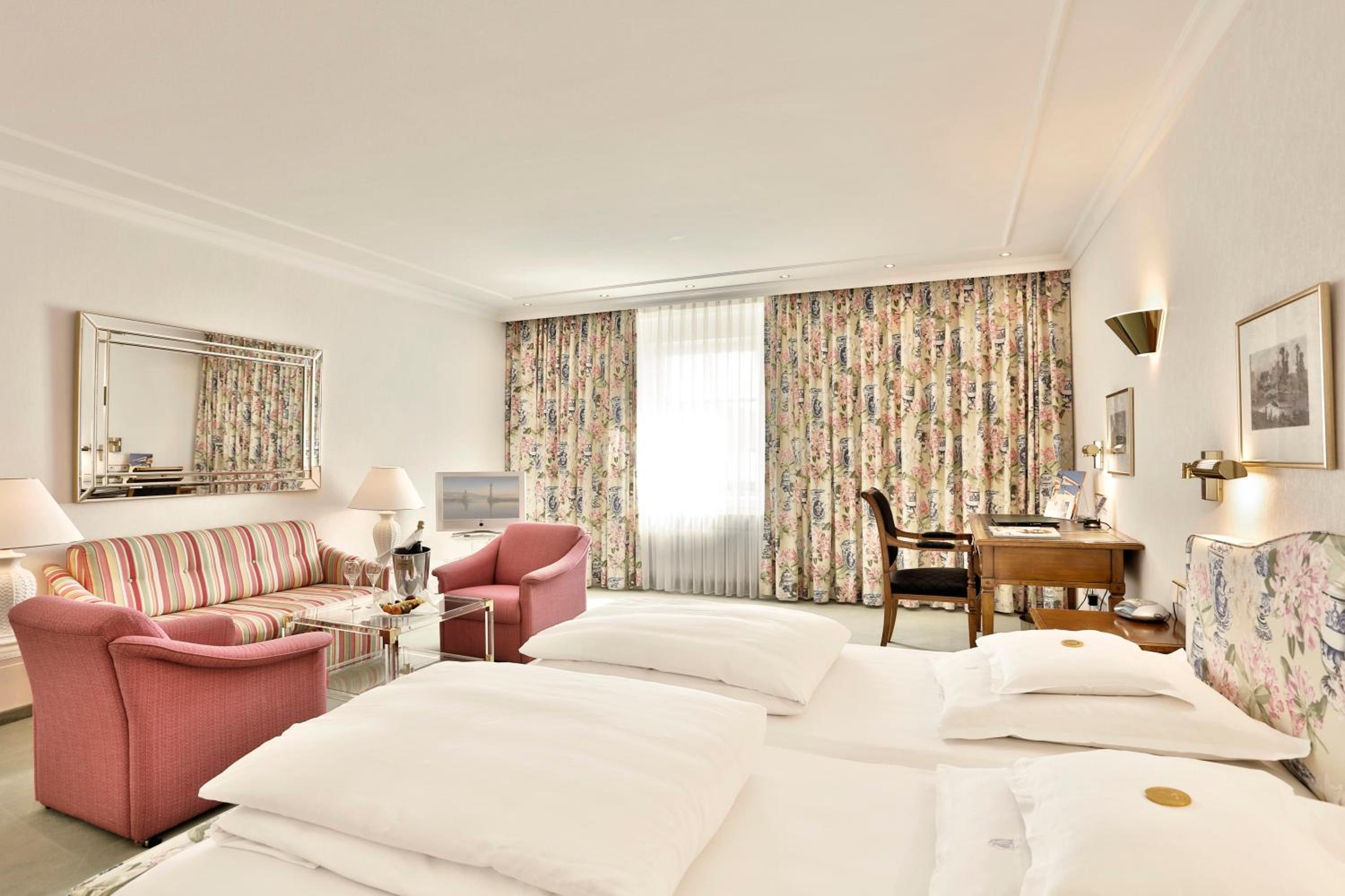 Double Room with Lake View