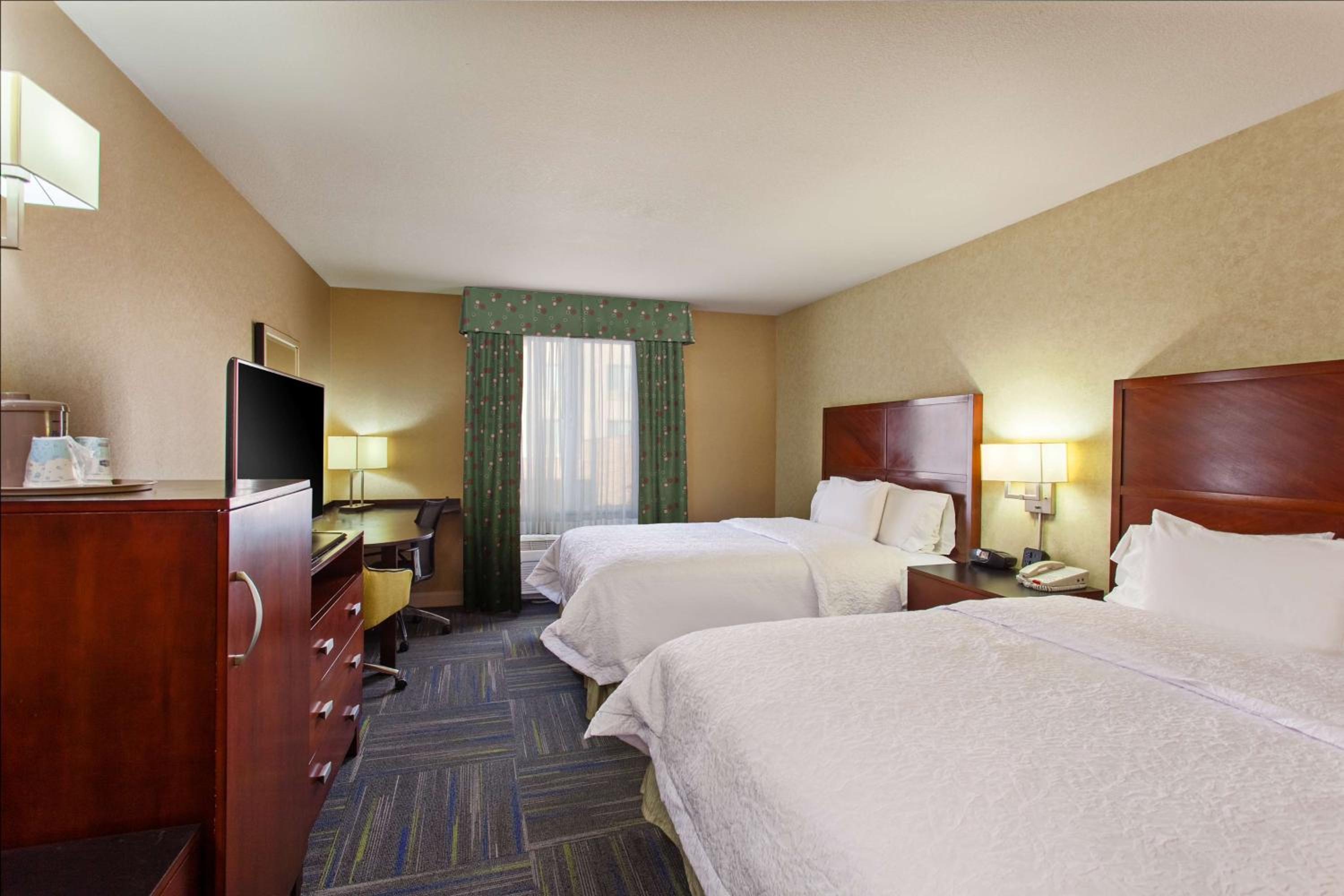 Room with Two Queen Beds - Non-Smoking