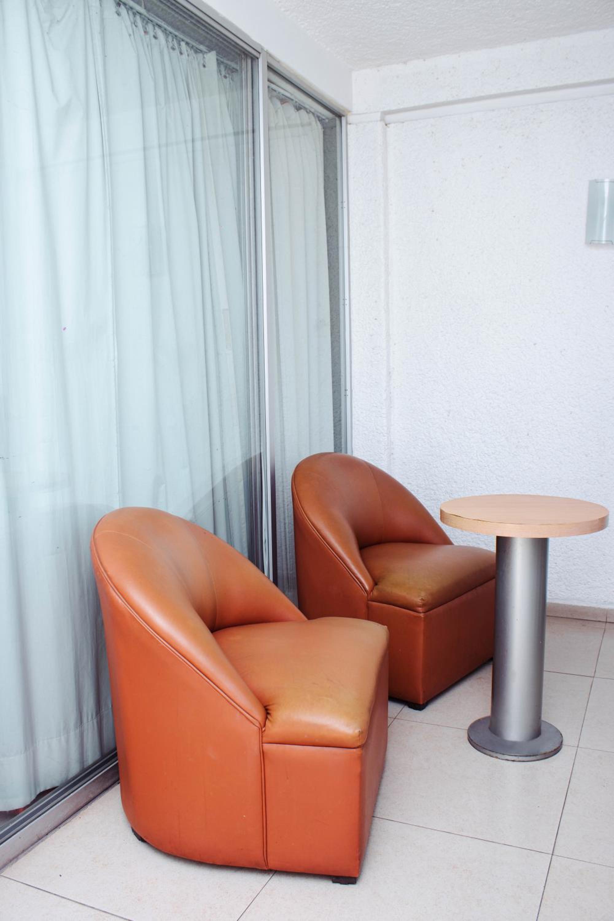 Standard Quadruple Suite