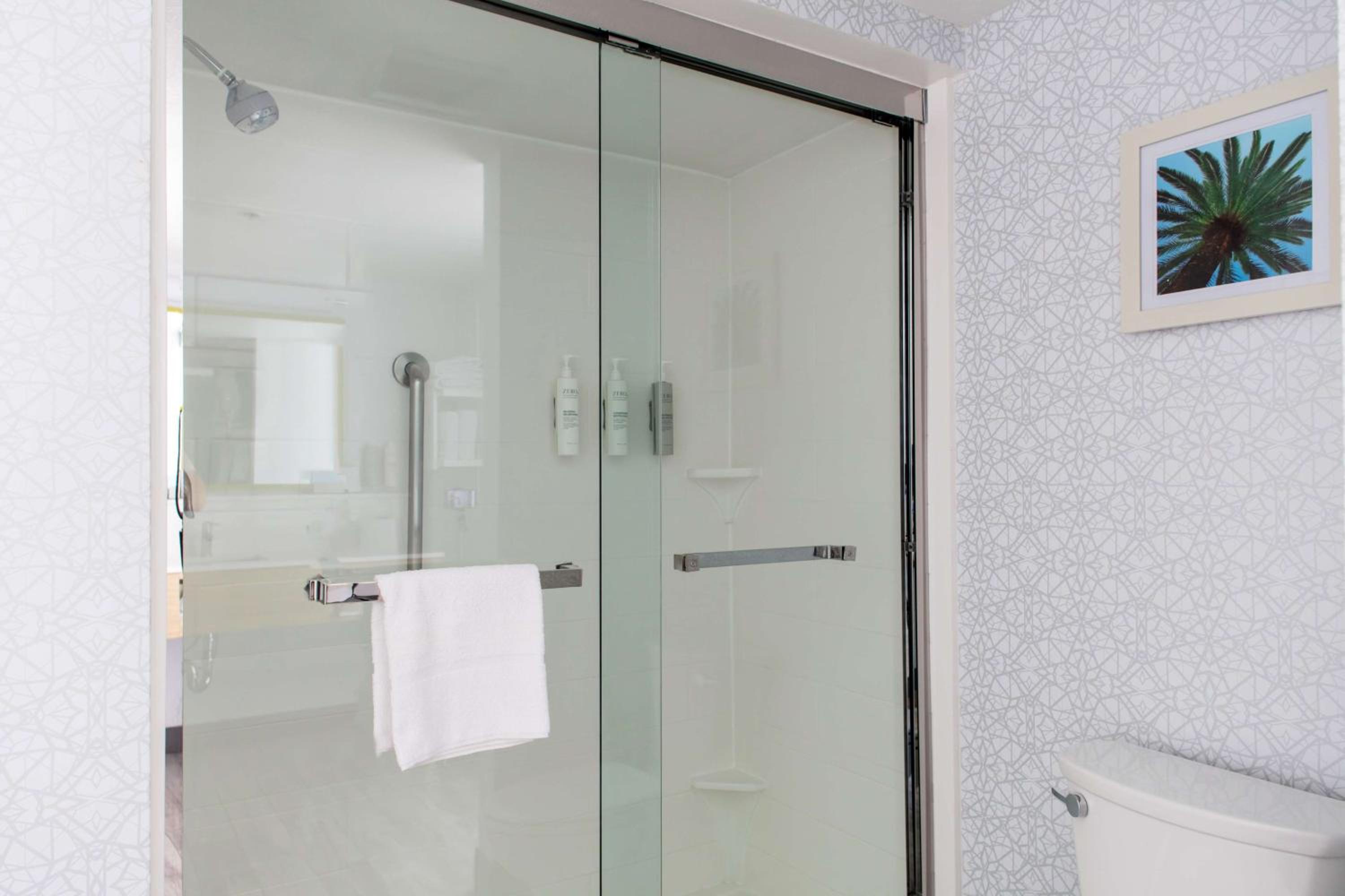 King Room with Sofa Bed and Study - Non-Smoking