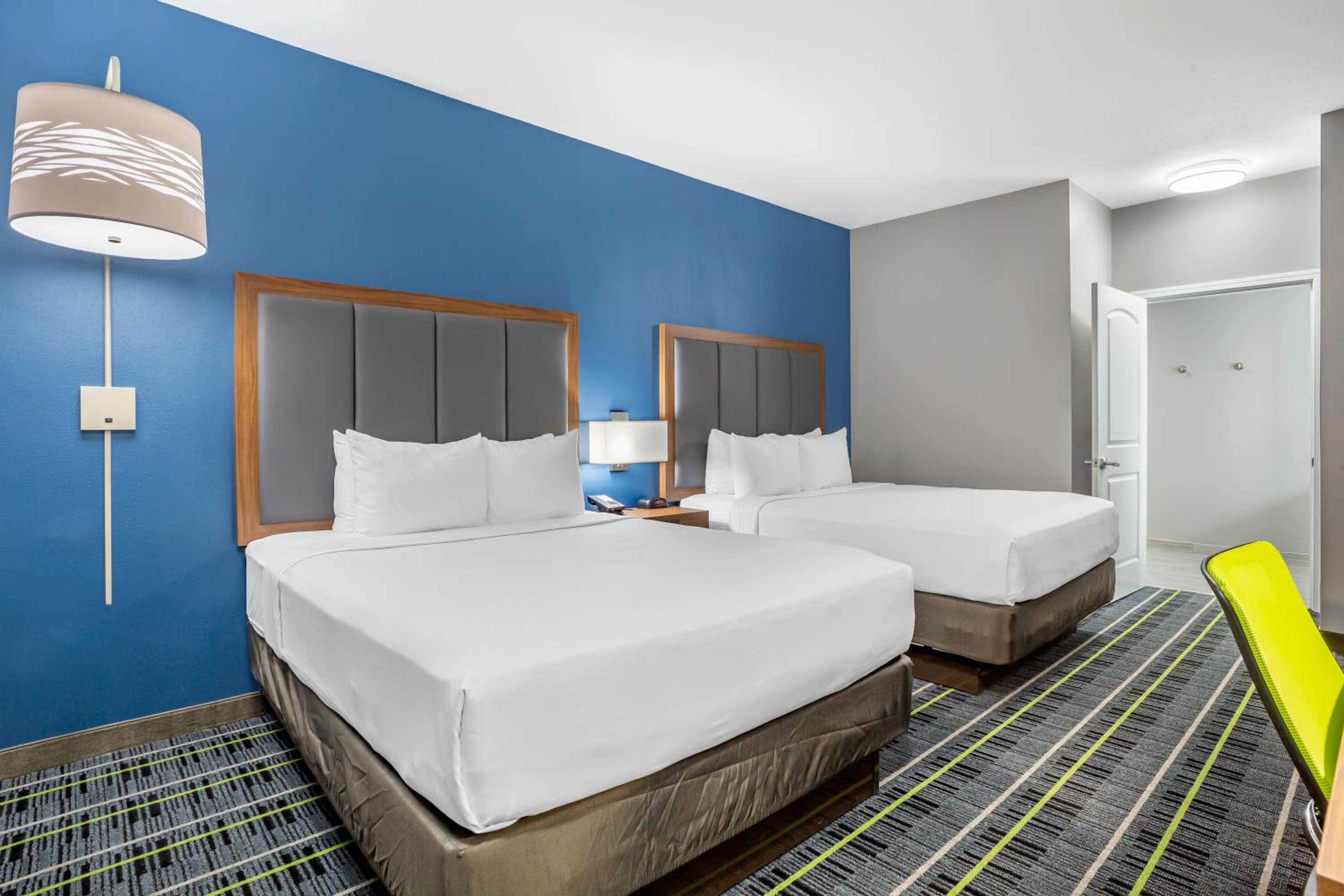 Queen Room with Two Queen Beds - Non-Smoking