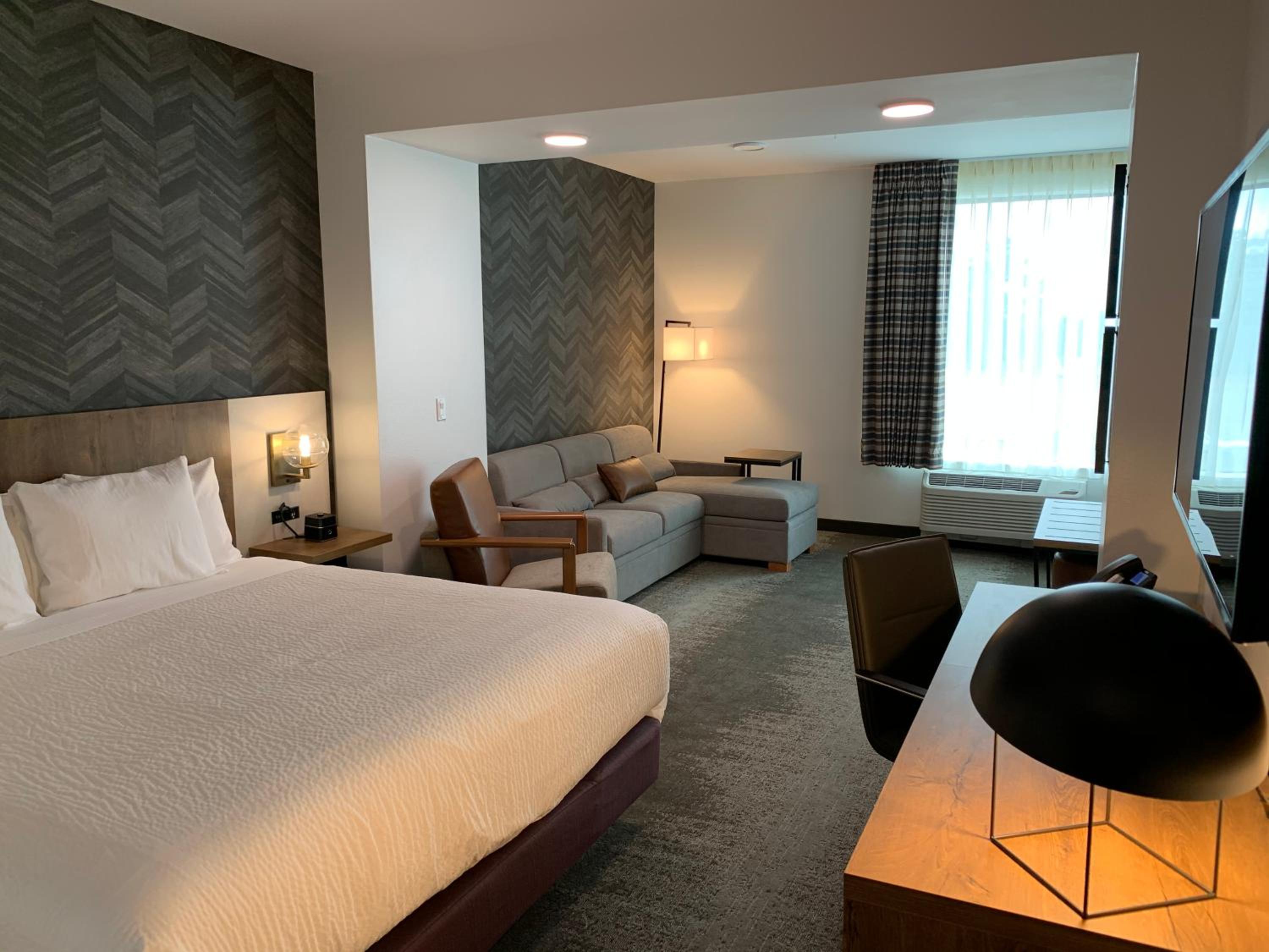 Executive King Suite - Non-Smoking