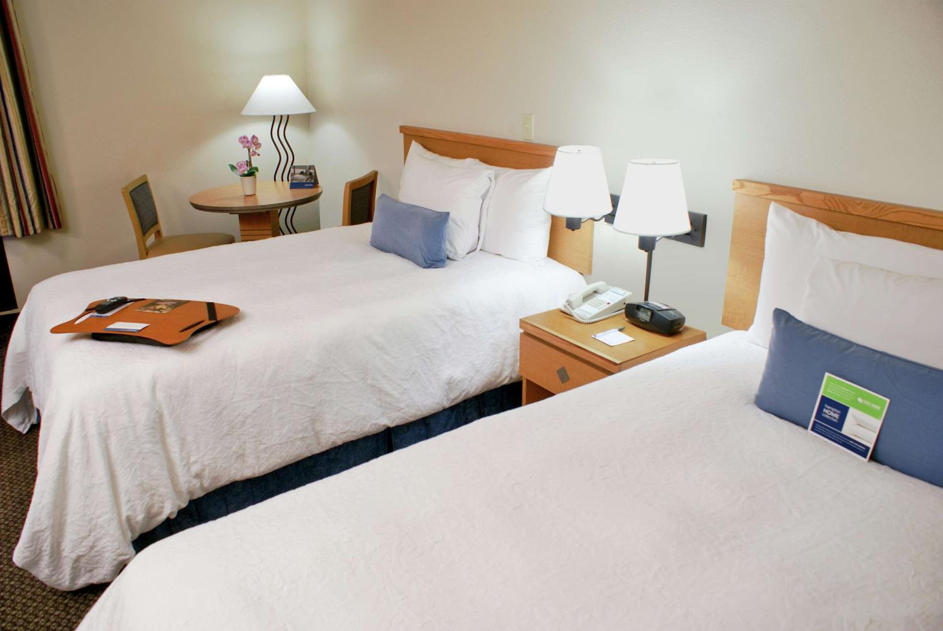 Large Queen Room with Two Queen Beds - Non-Smoking