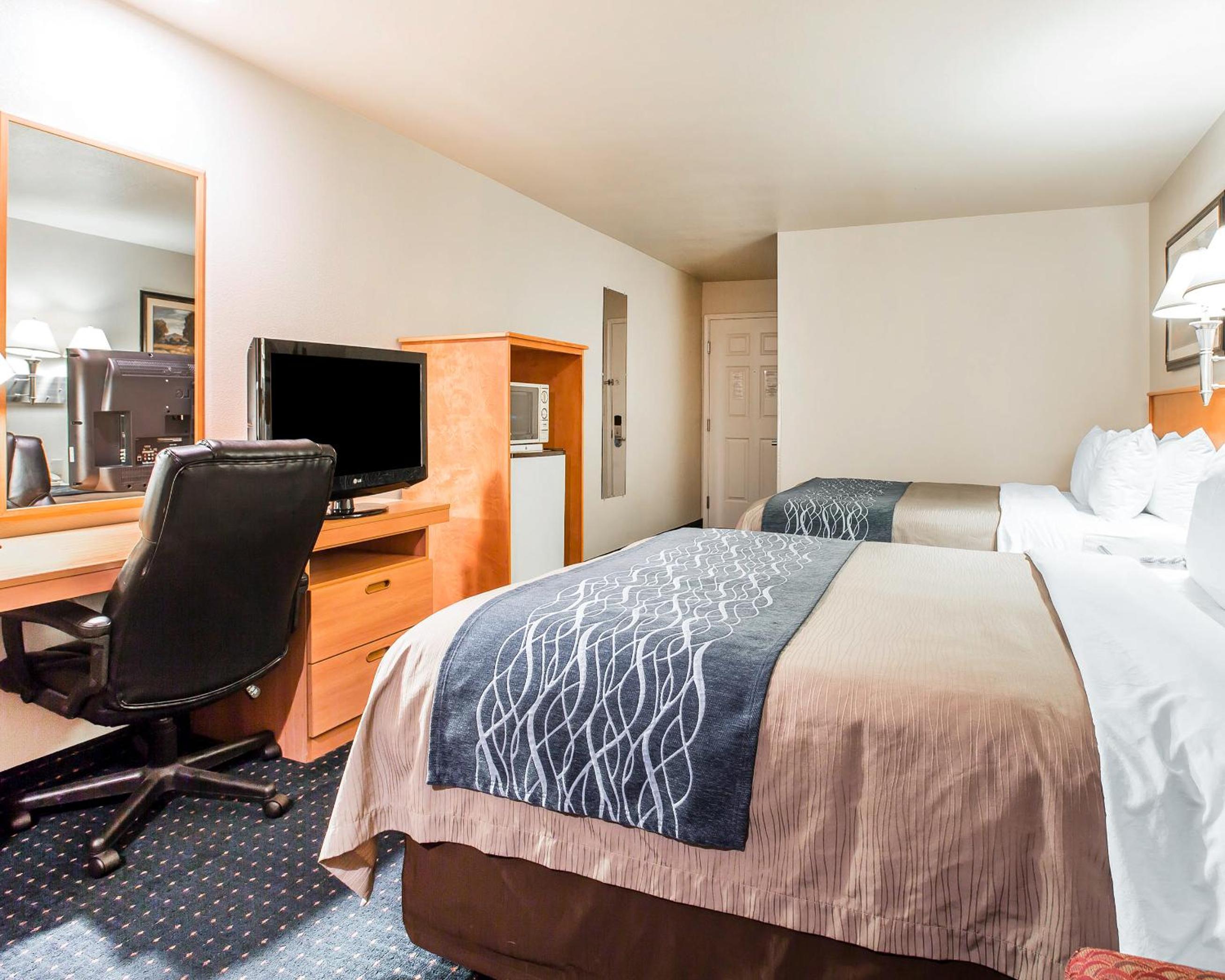 Queen Room with Two Queen Beds - Non-Smoking