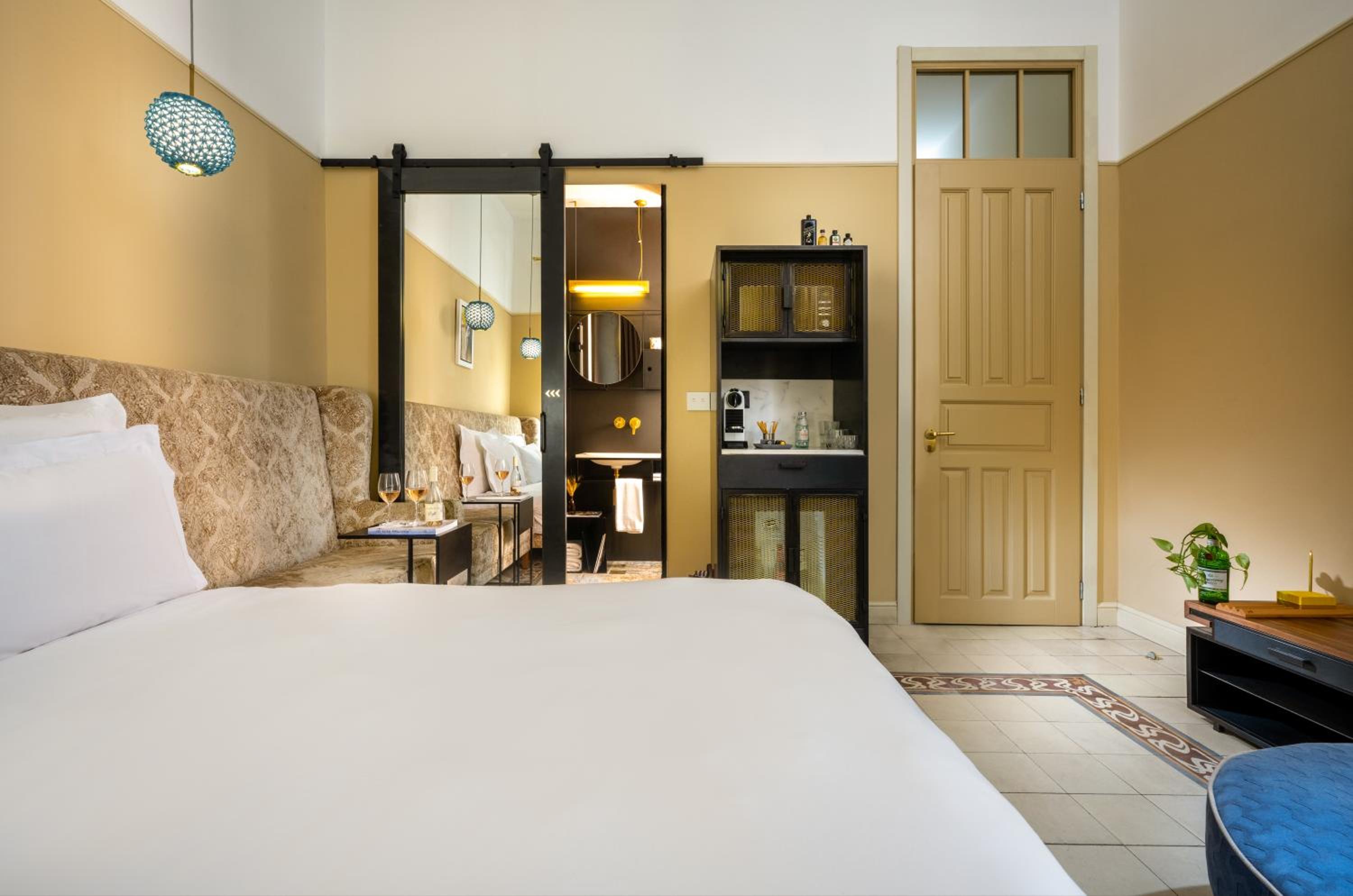 Classic Queen Room with Balcony