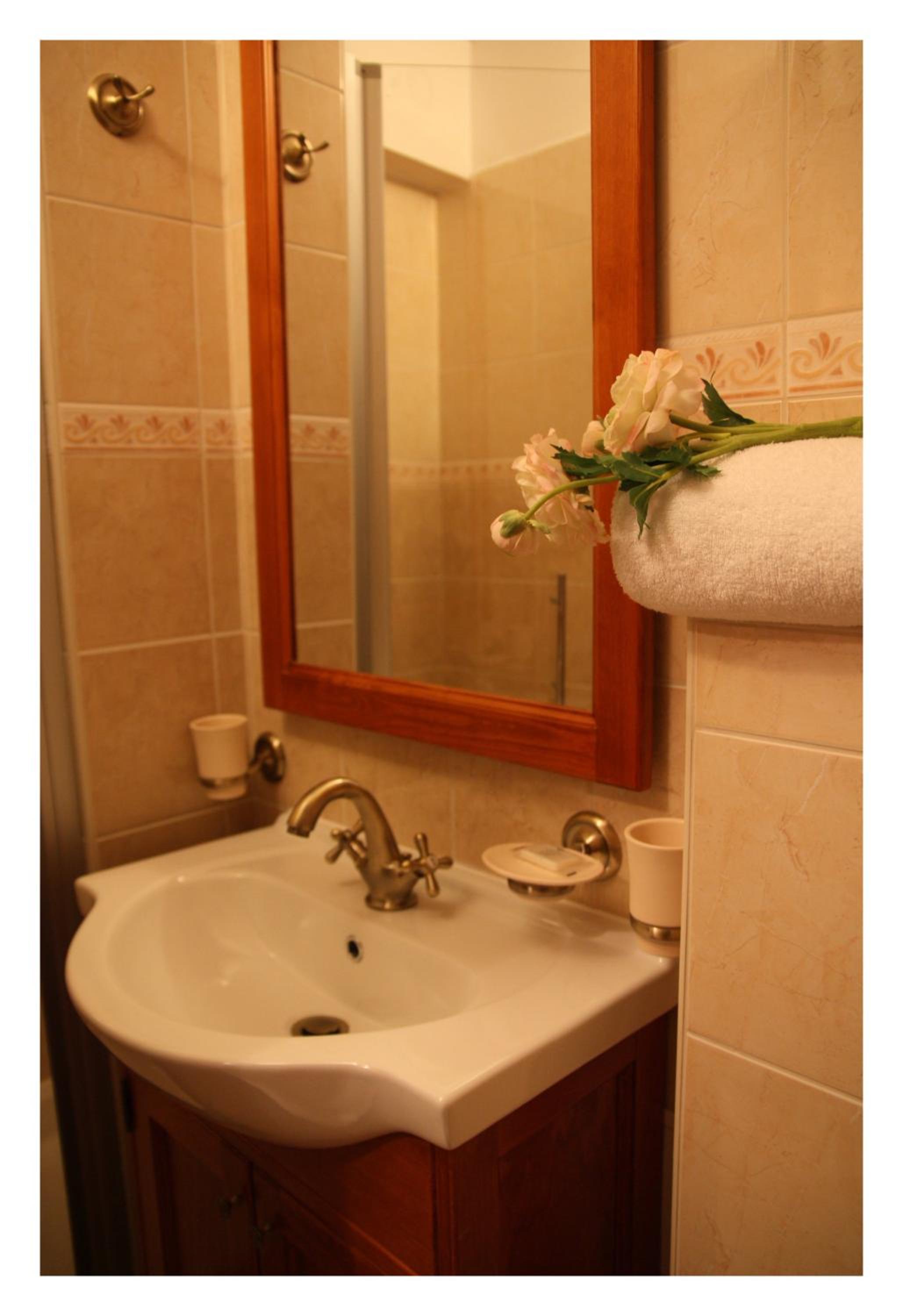 Small Economy Twin Room 