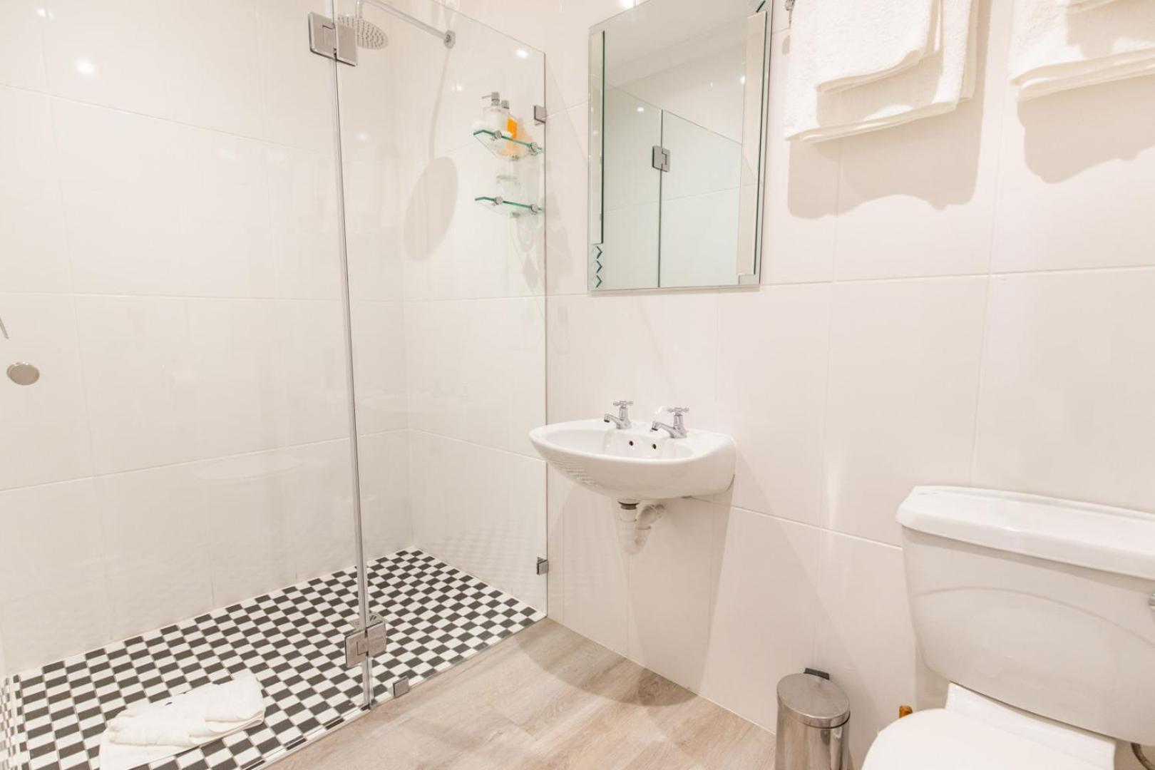 Self-Catering (Sleep 4)