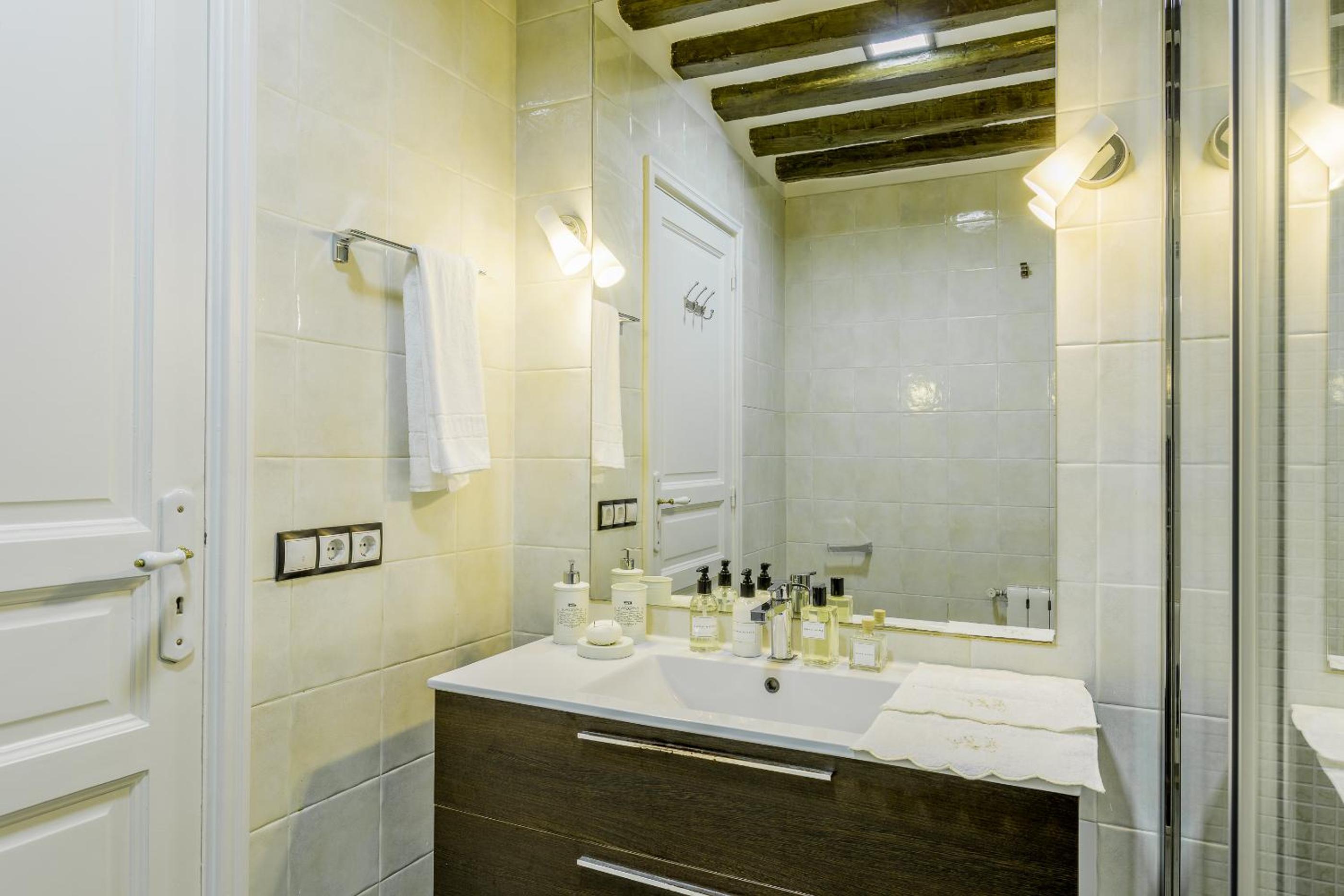 Apartment with Views