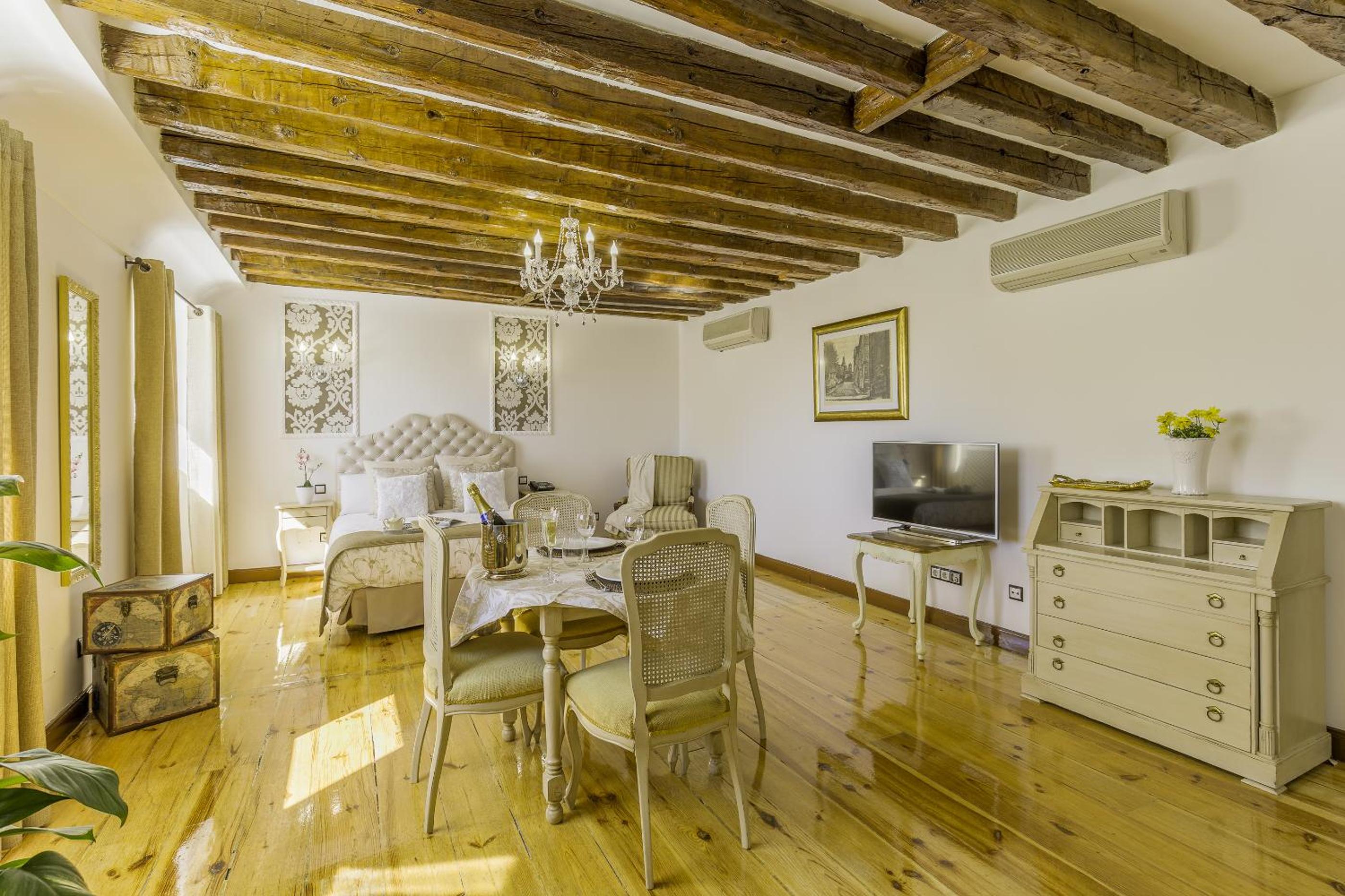 Apartment with Views