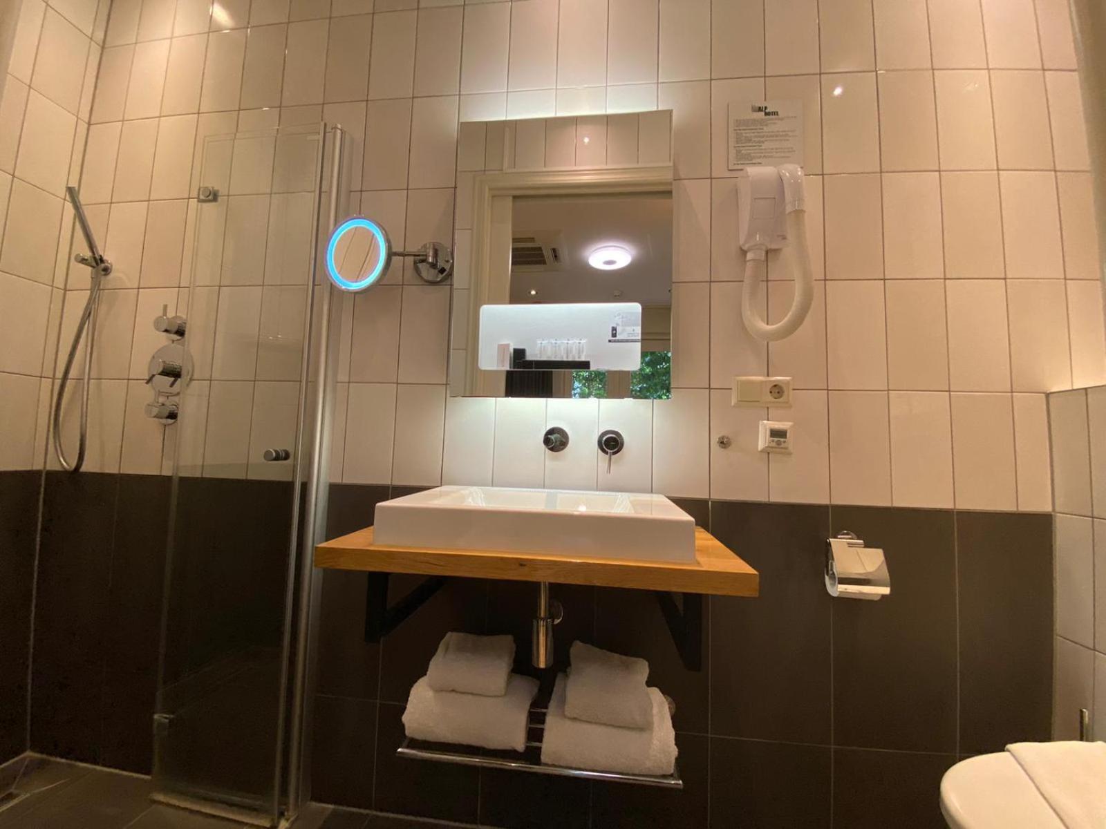 Twin Room with Garden View and Terrace