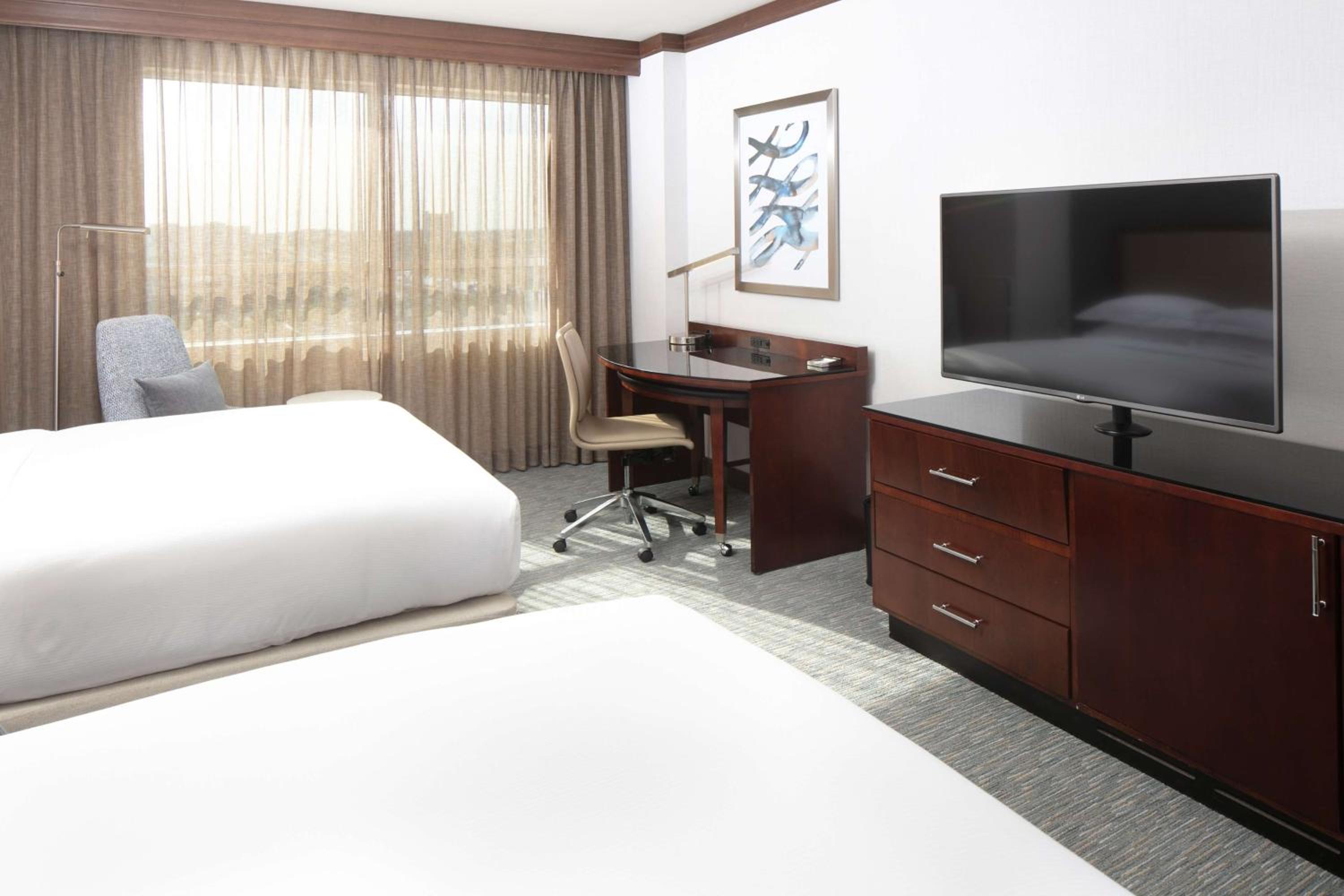 Deluxe Queen Room with Two Queen Beds