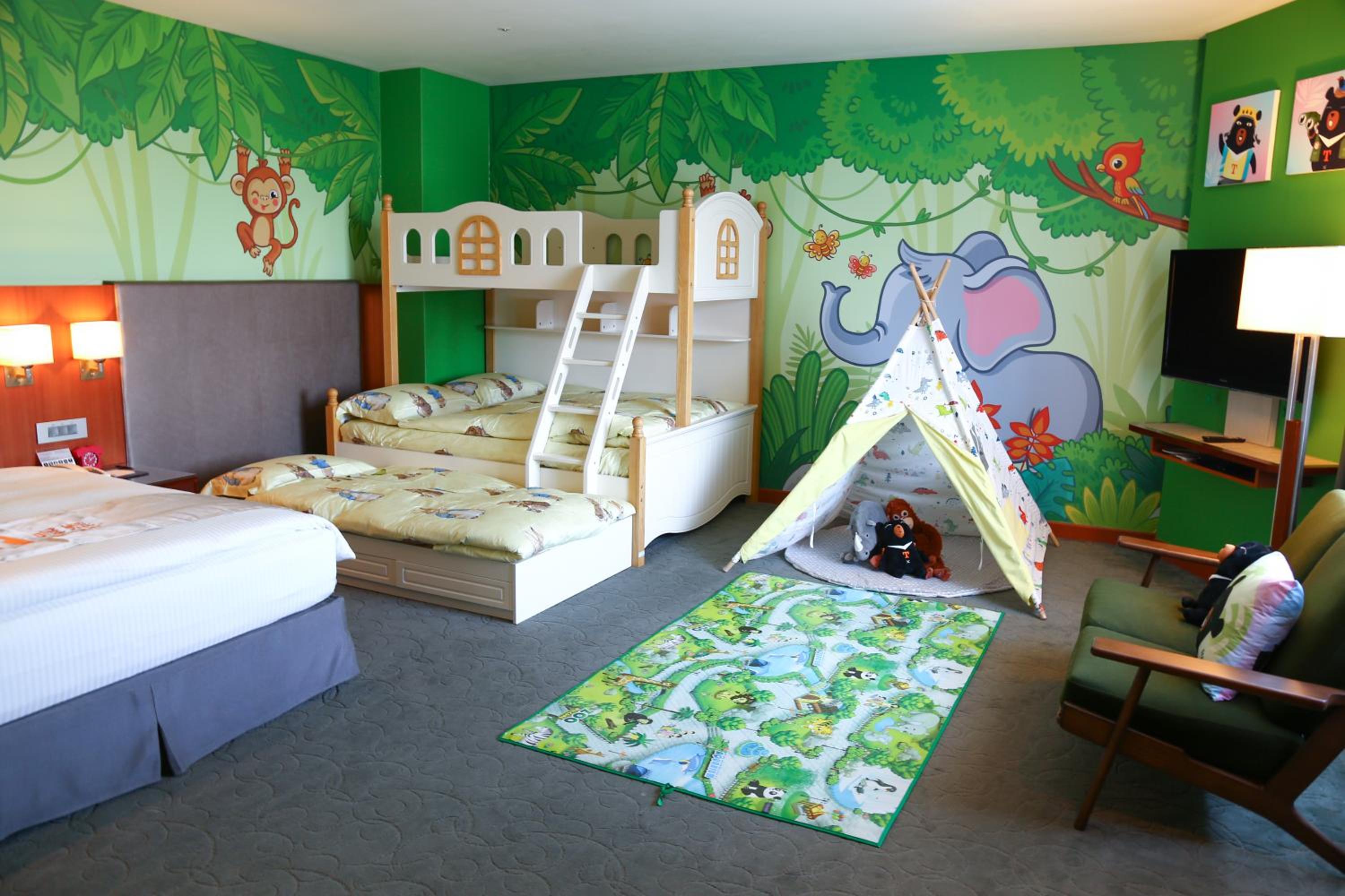 Random Choice of Superior Family Room