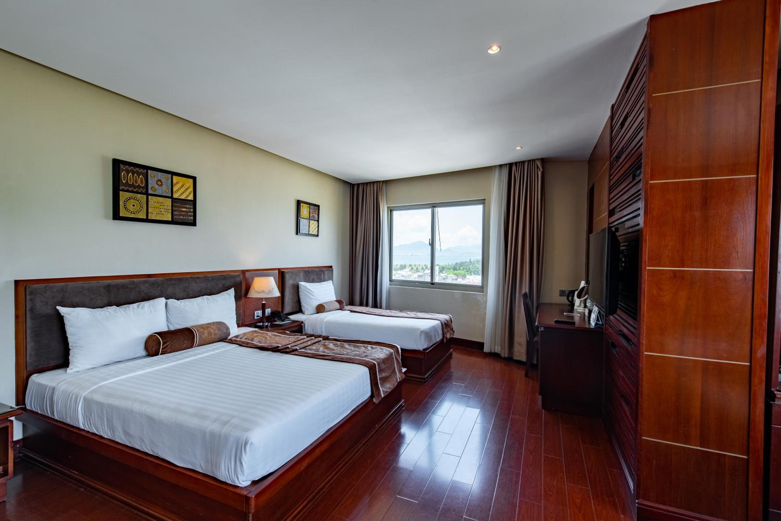 Twin Room with City View