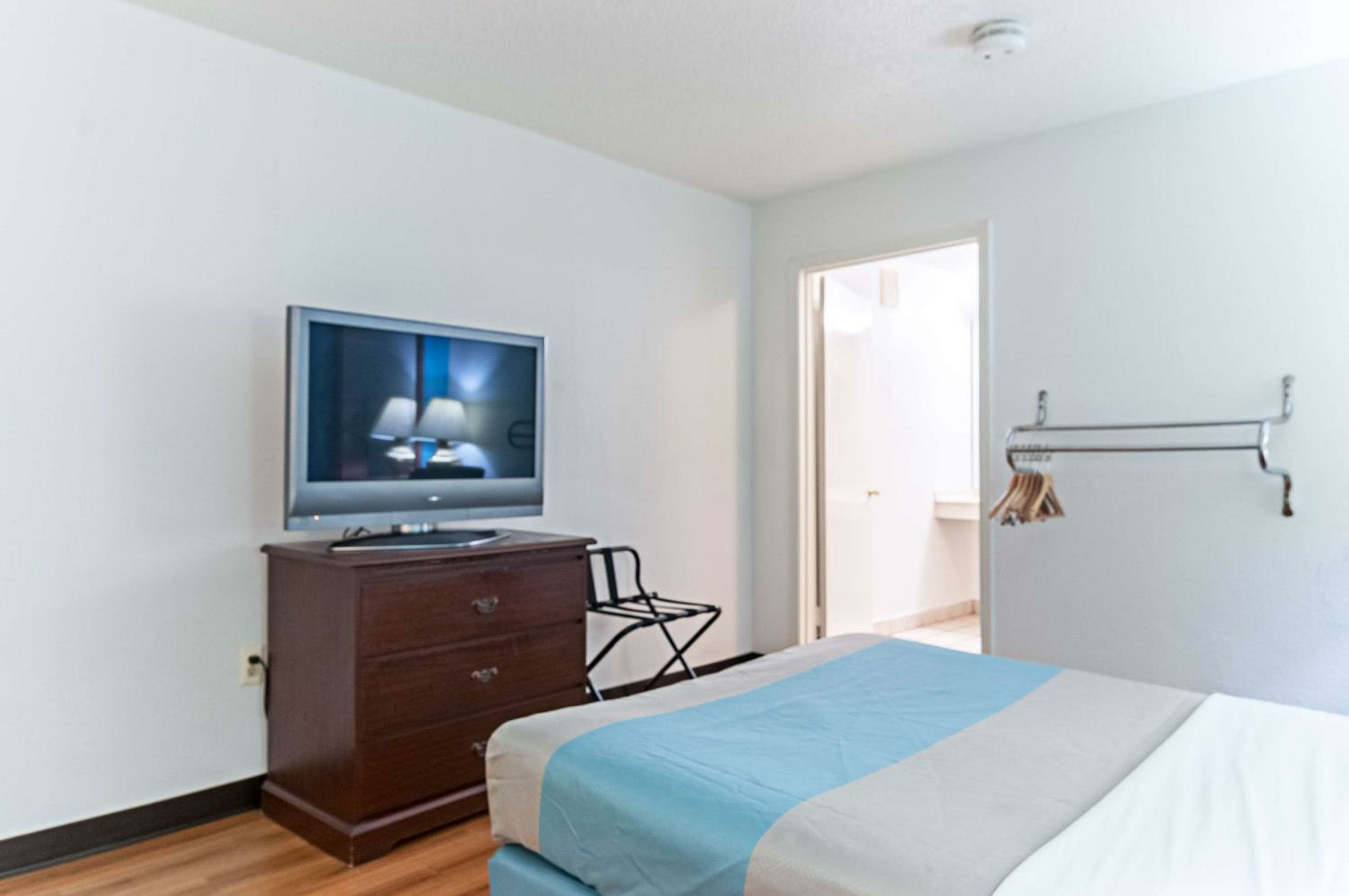 Double Room - Non-Smoking 