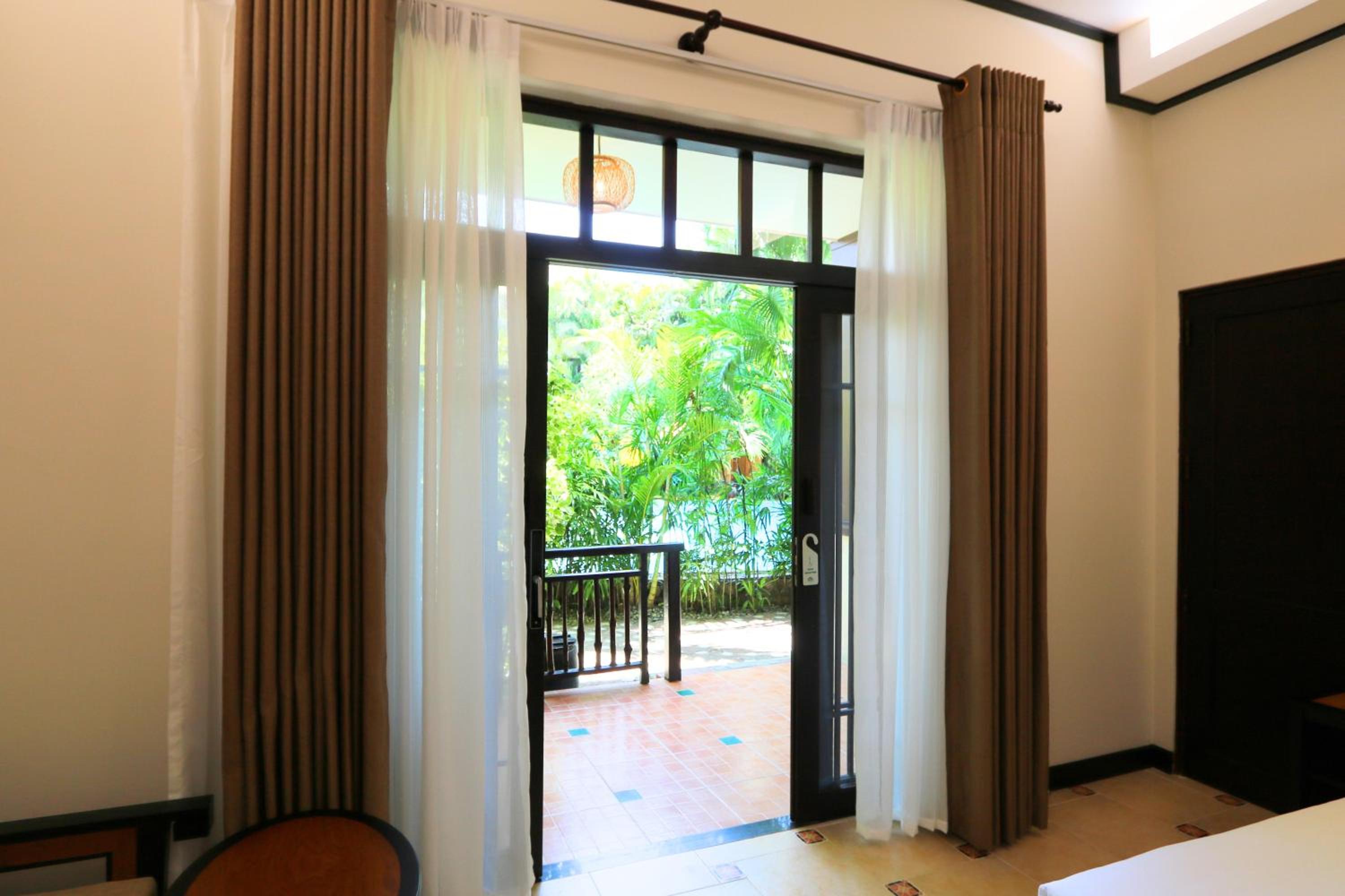 Deluxe Garden View Room