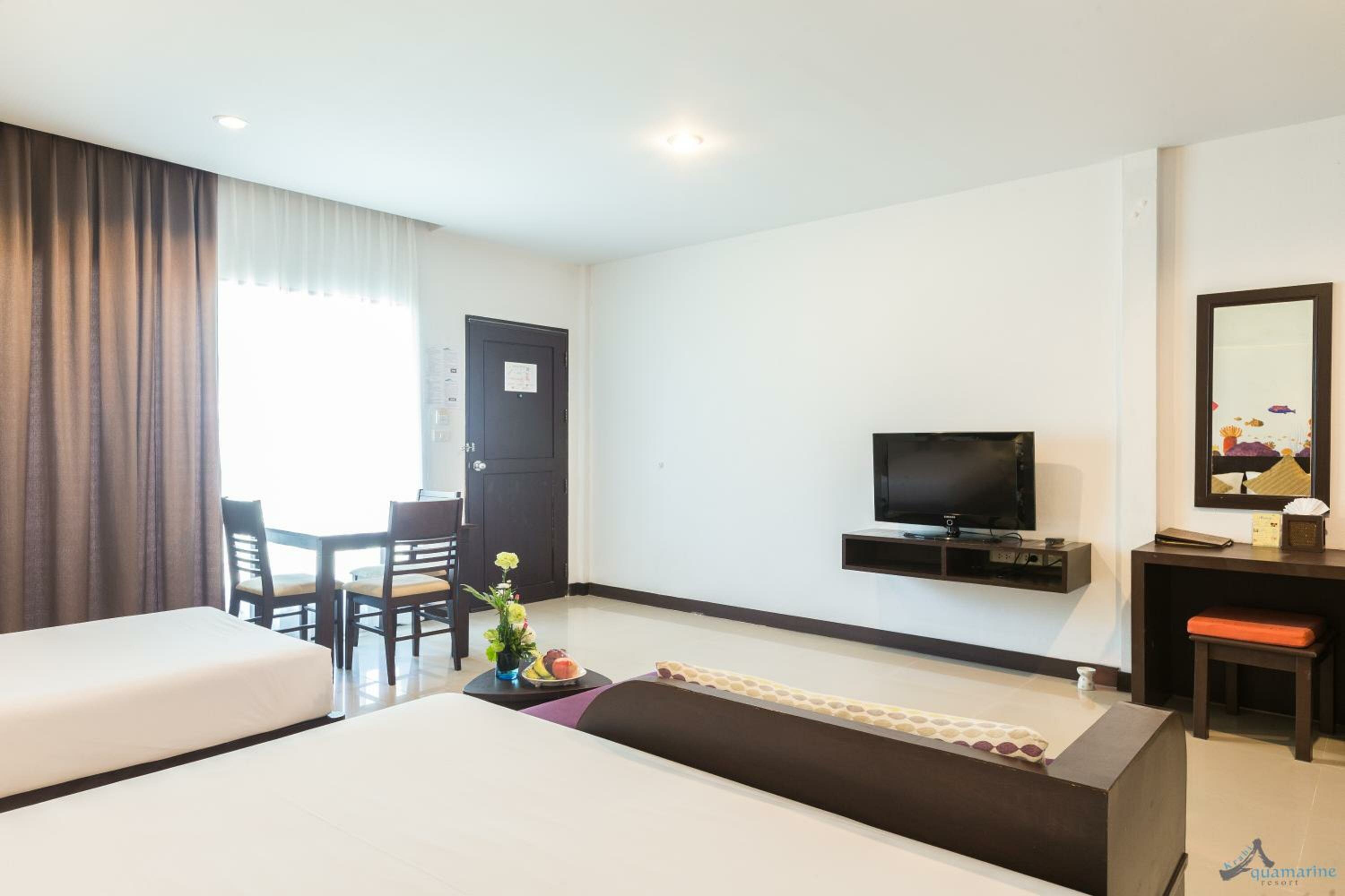 One-Bedroom Family Room