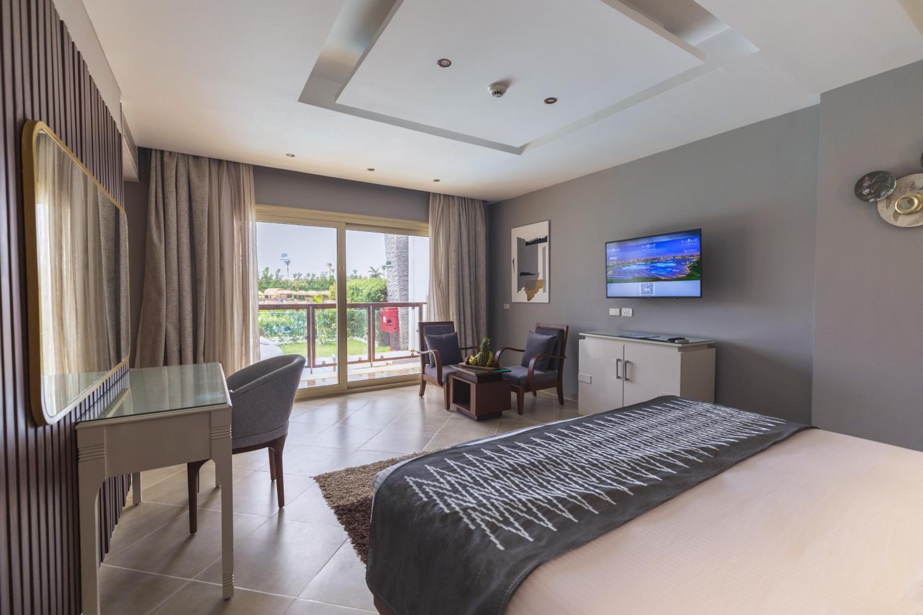 Pool Suite- Posh Club