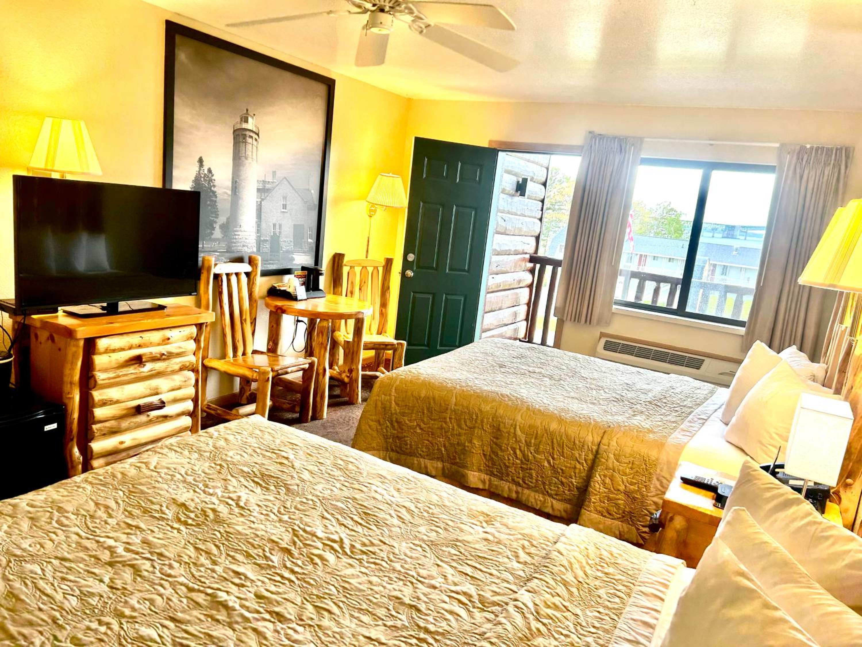 Queen Room with Two Queen Beds and Bridge View