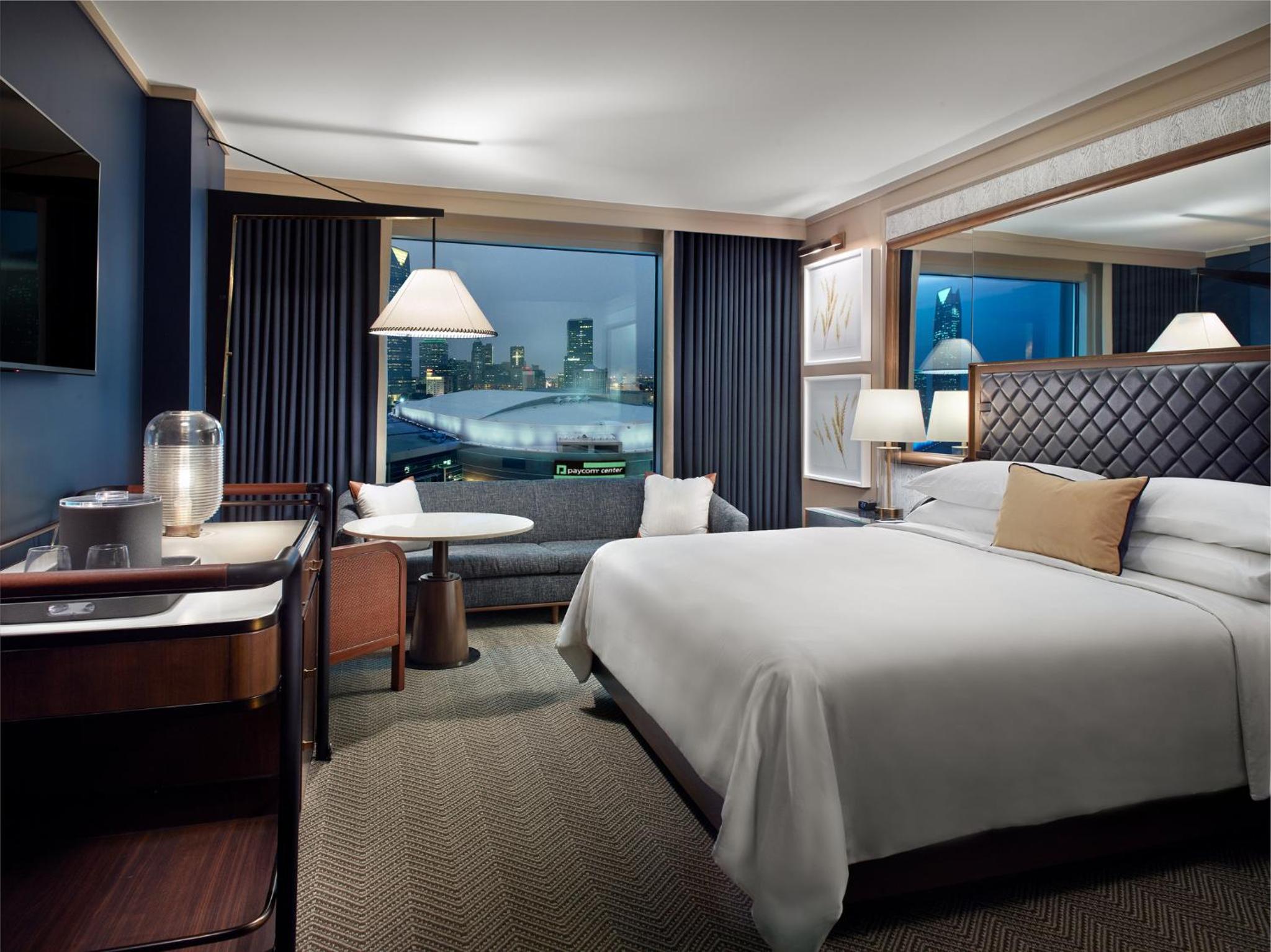 Deluxe Room 1 King Bed