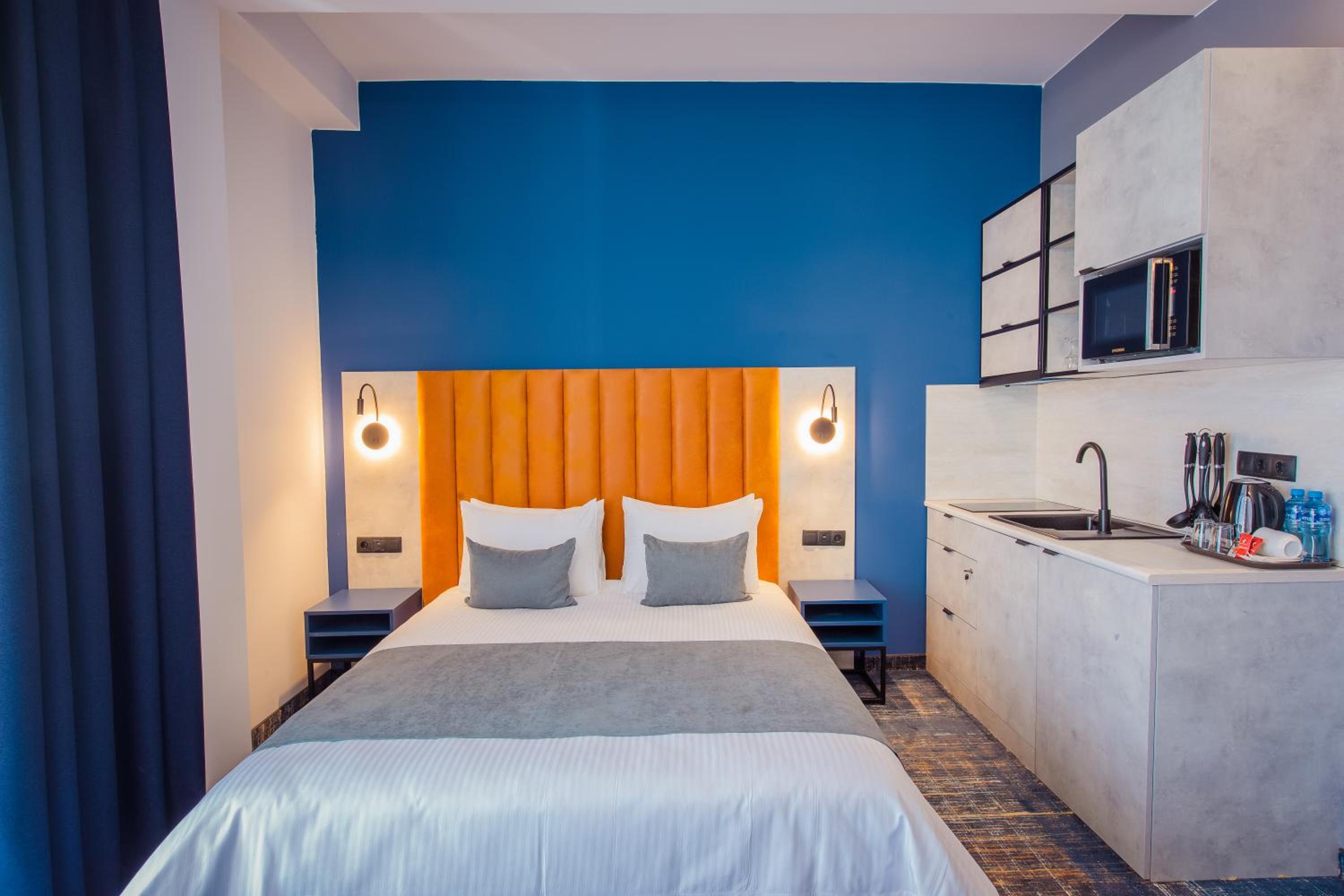 Queen Room - Forest View