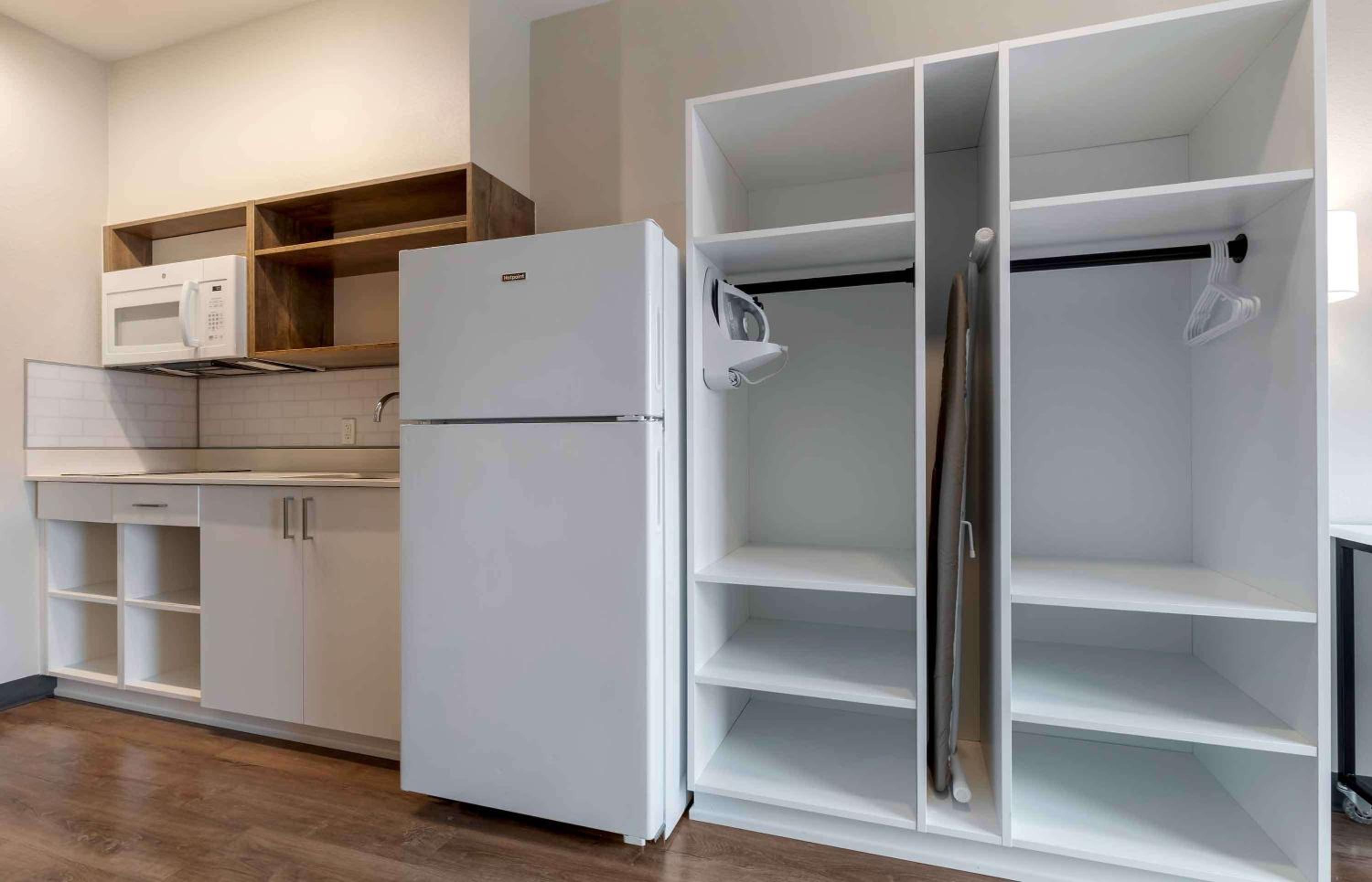 Standard Studio King Room - Non-Smoking