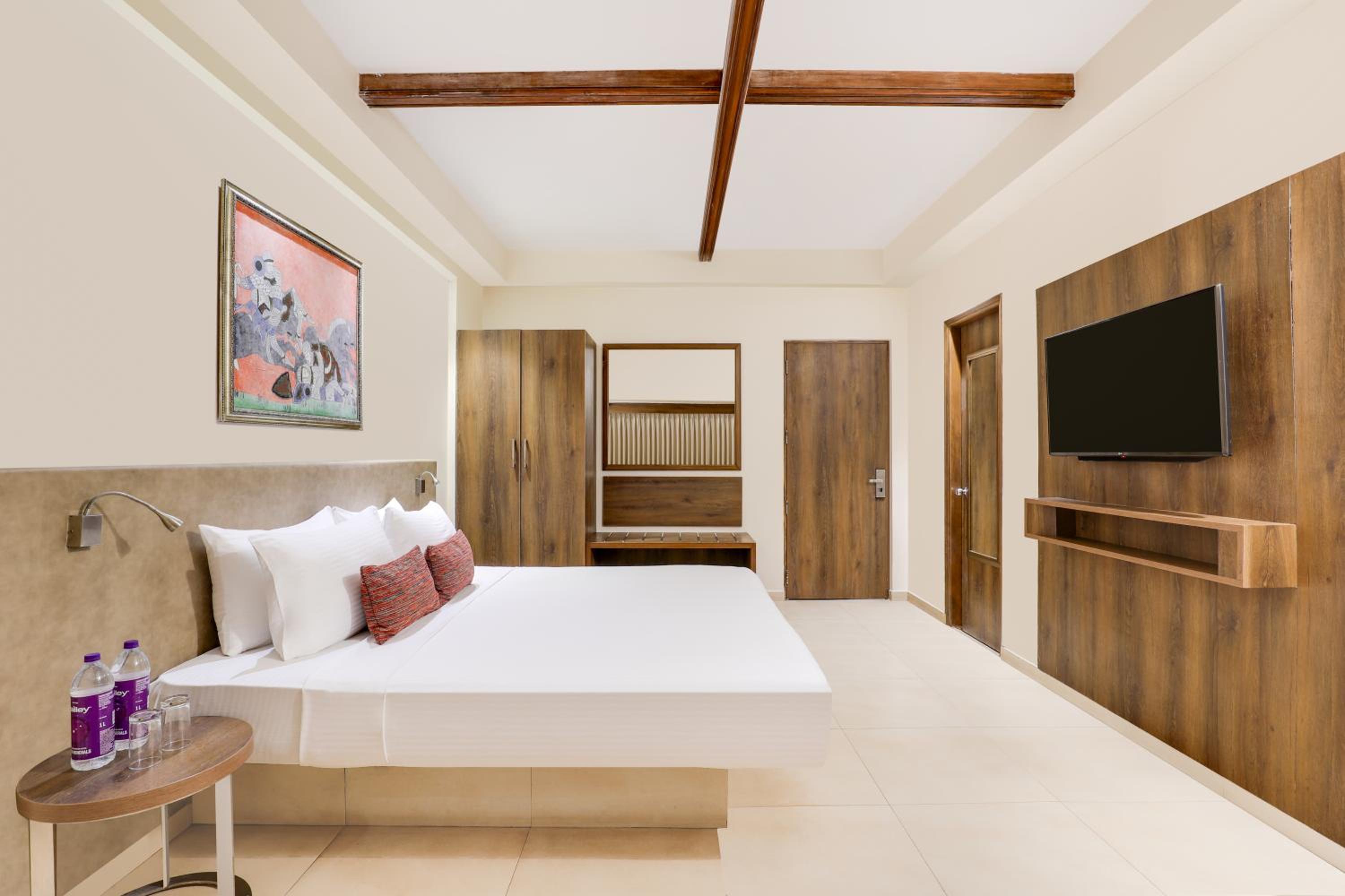 Superior Double Room(2 pints of beer on arrival with each rooms booked) + 20% off on F&B