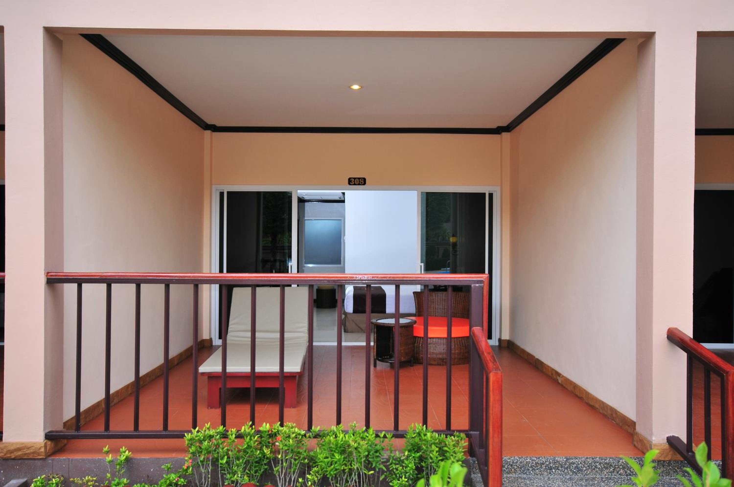 Grand Deluxe Double Room with Bathtub