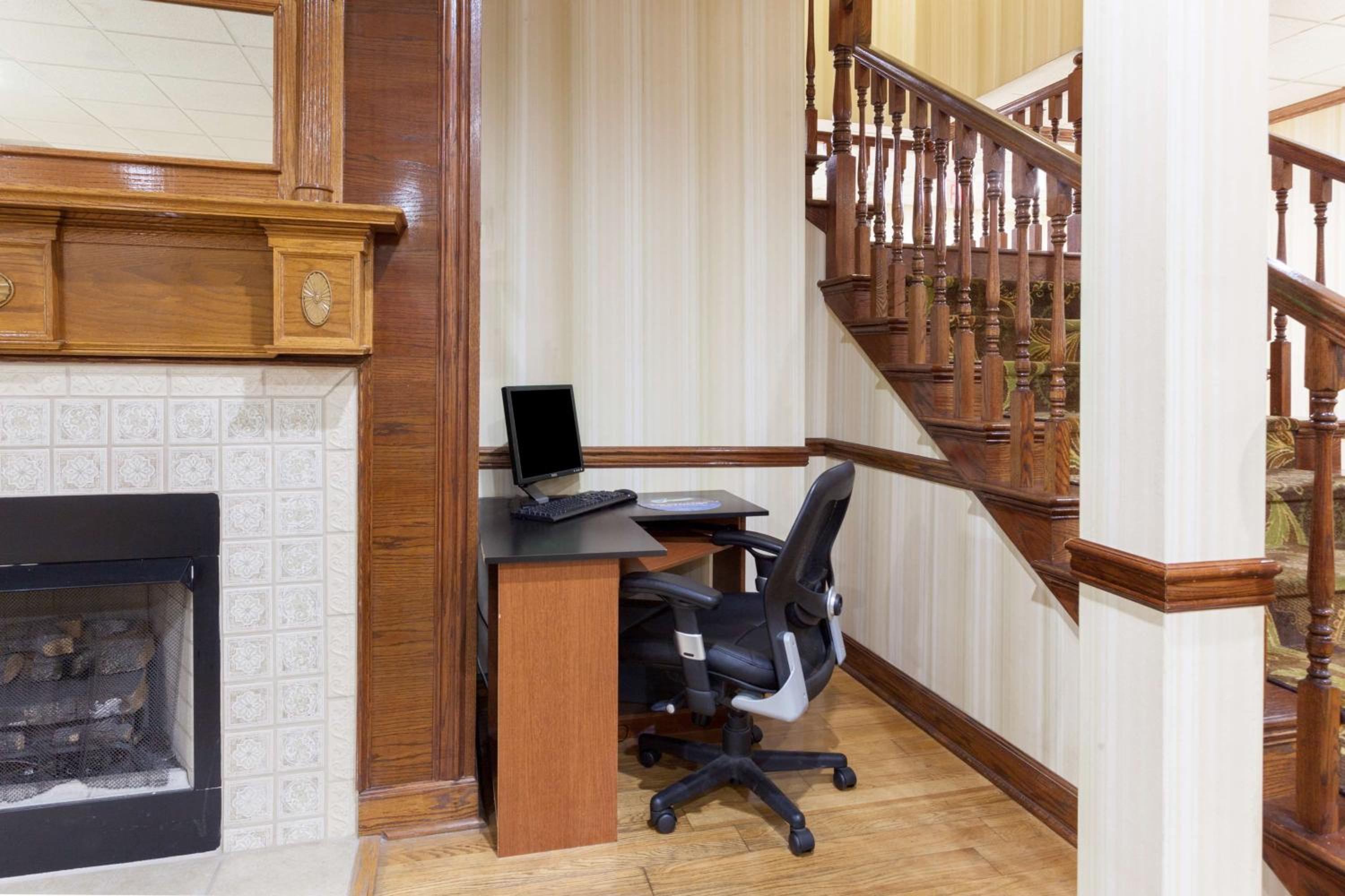 King Studio Suite - Mobility Access/Non-Smoking