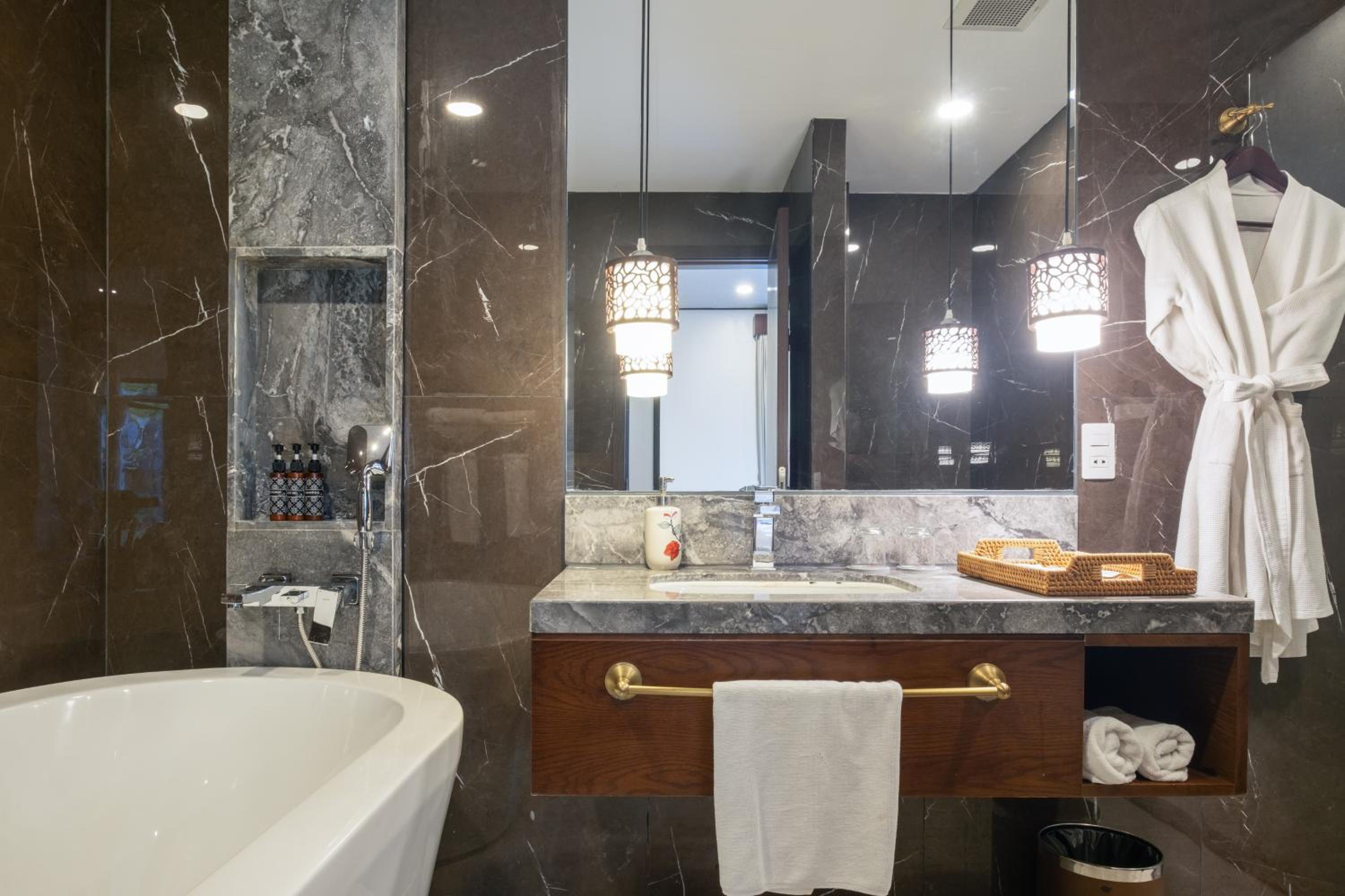 Deluxe King Room with Garden View - Onsen Included