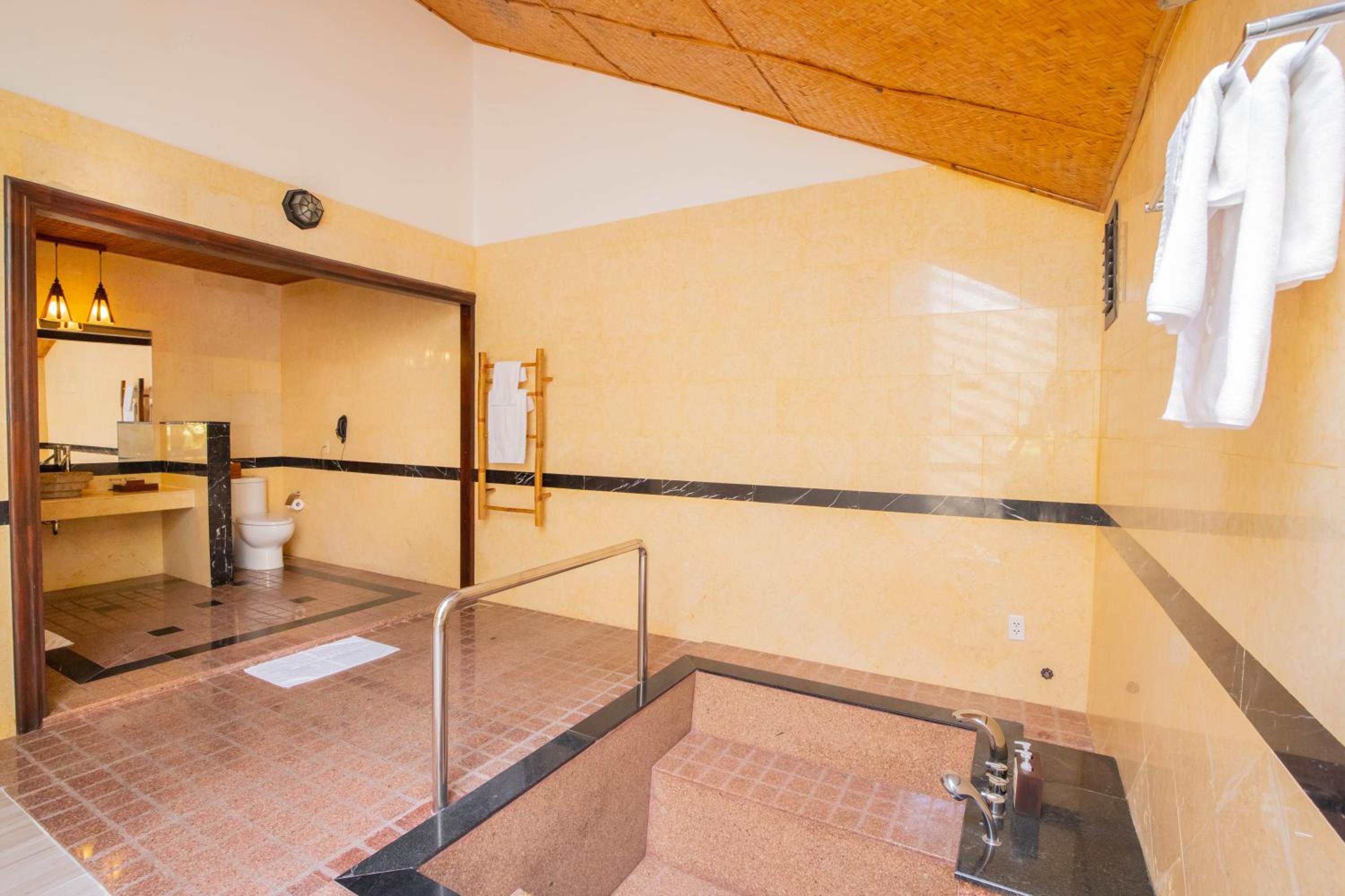 Diamond Bungalow with Sea View