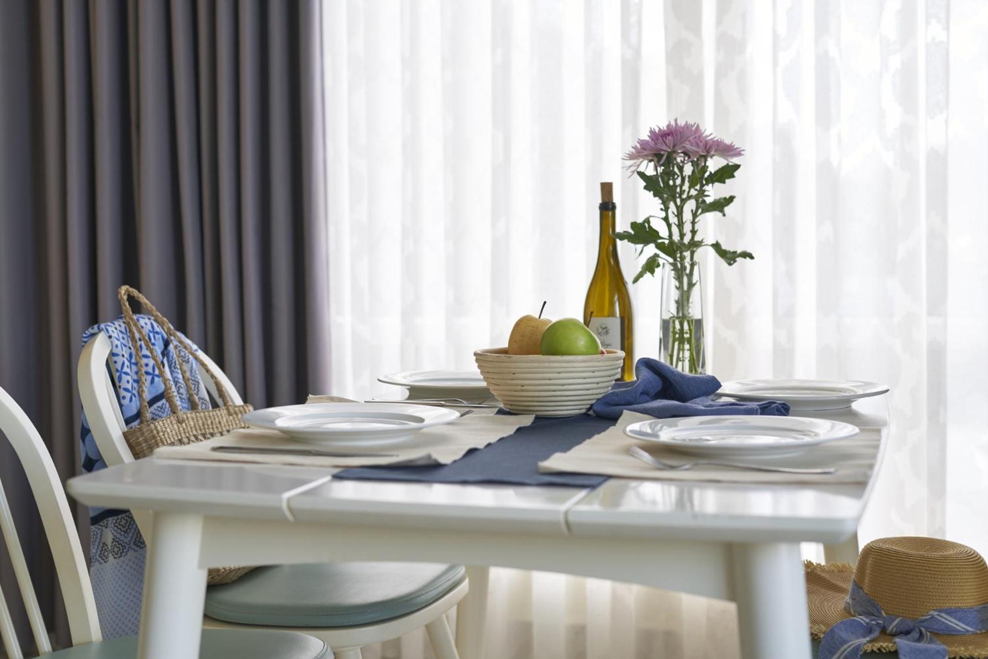 Two-Bedroom Royal Suite with Hill View