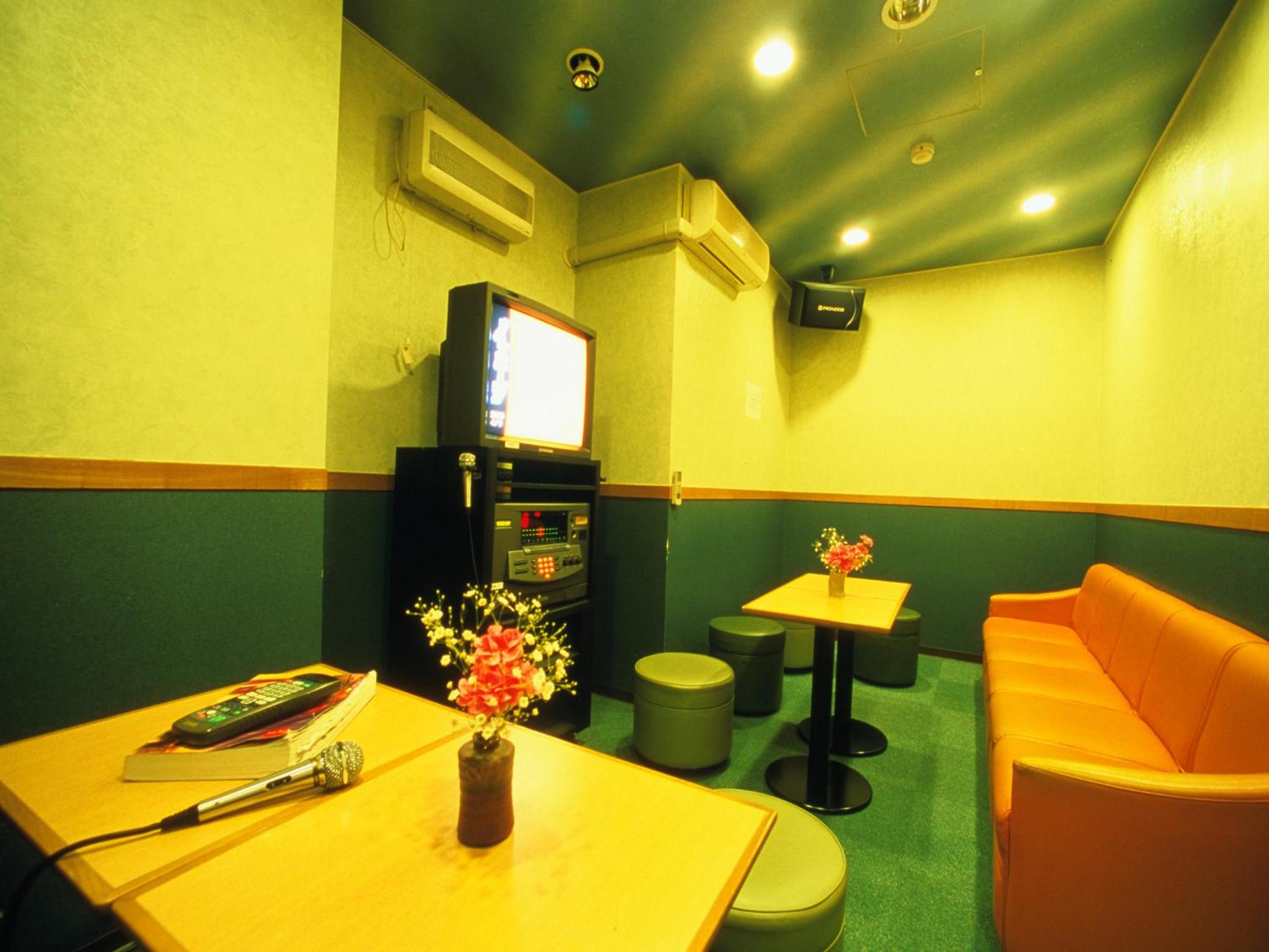 Family Room with Tatami Area and Private Bathroom