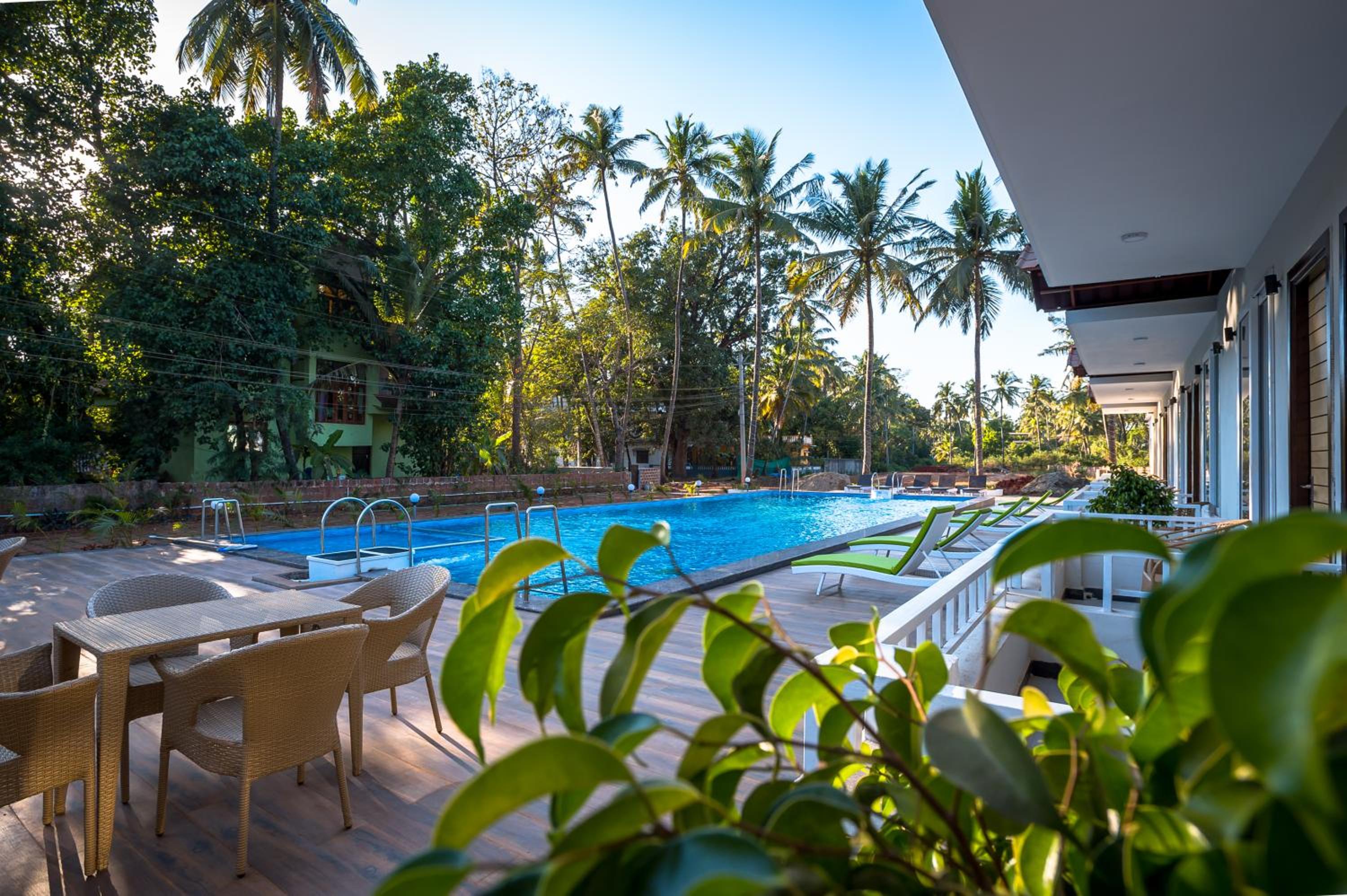 Deluxe Room with Pool View