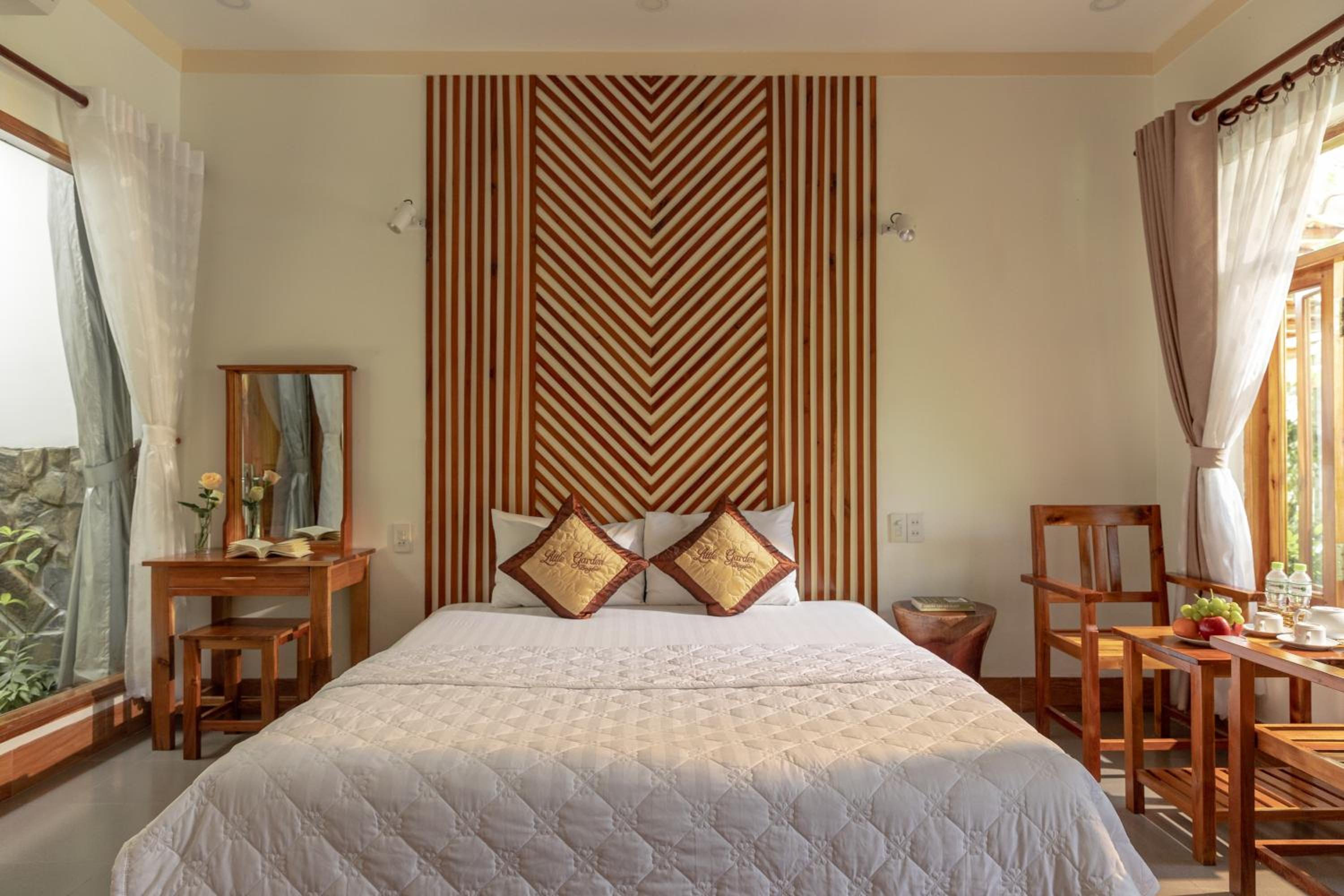 Double Room with Pool View