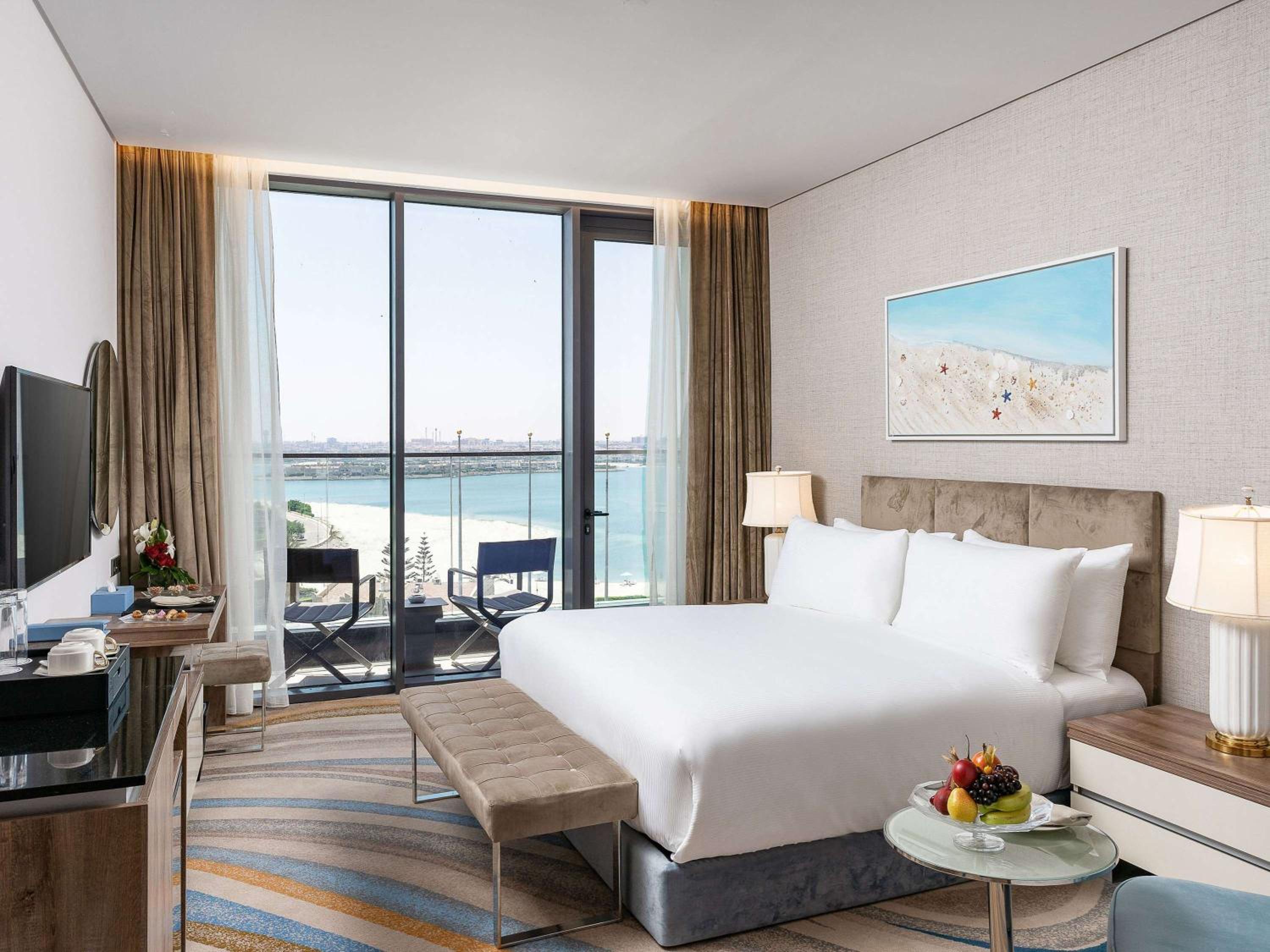 Deluxe Room King Bed