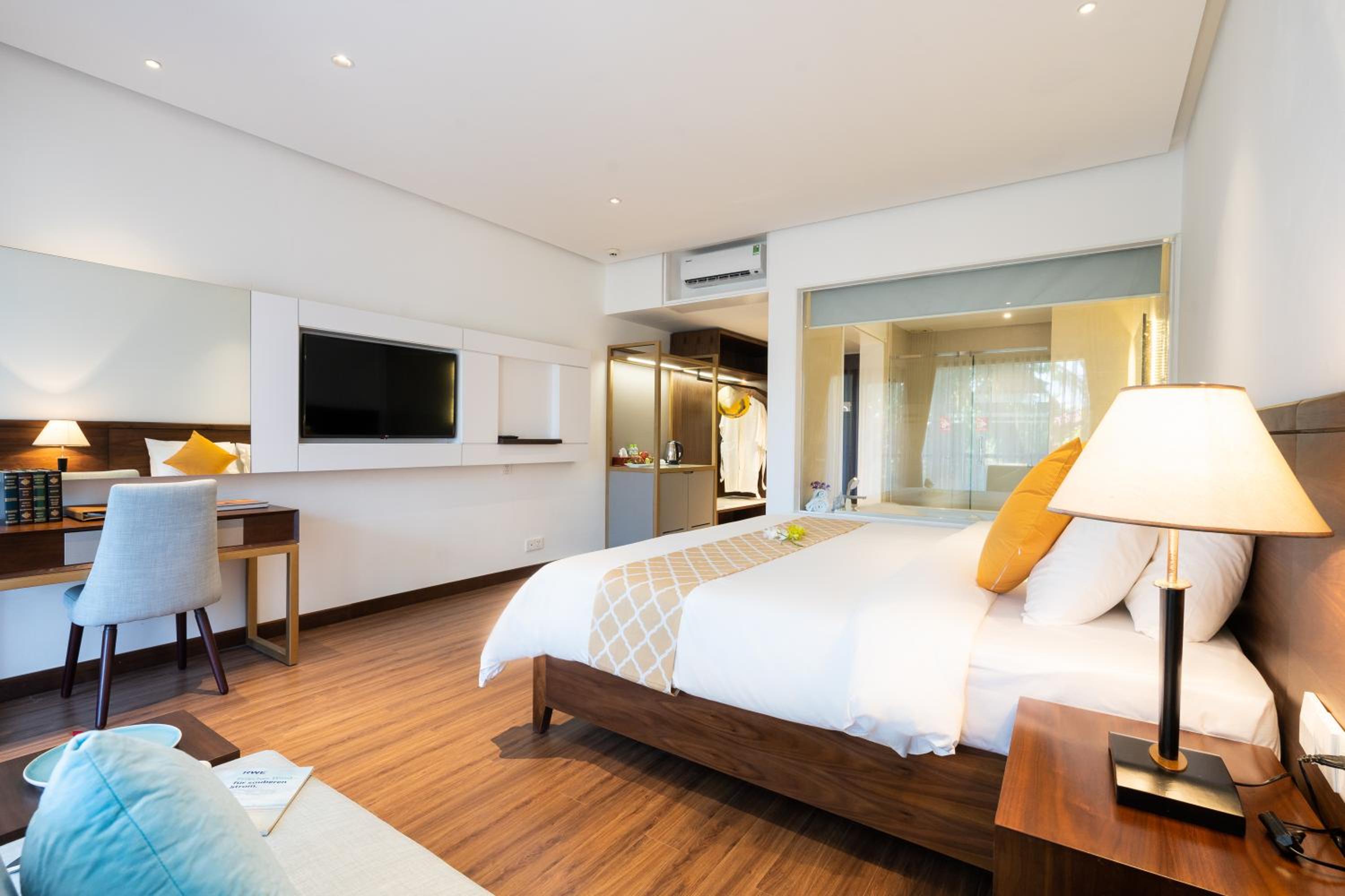 Deluxe Double Room with Garden View